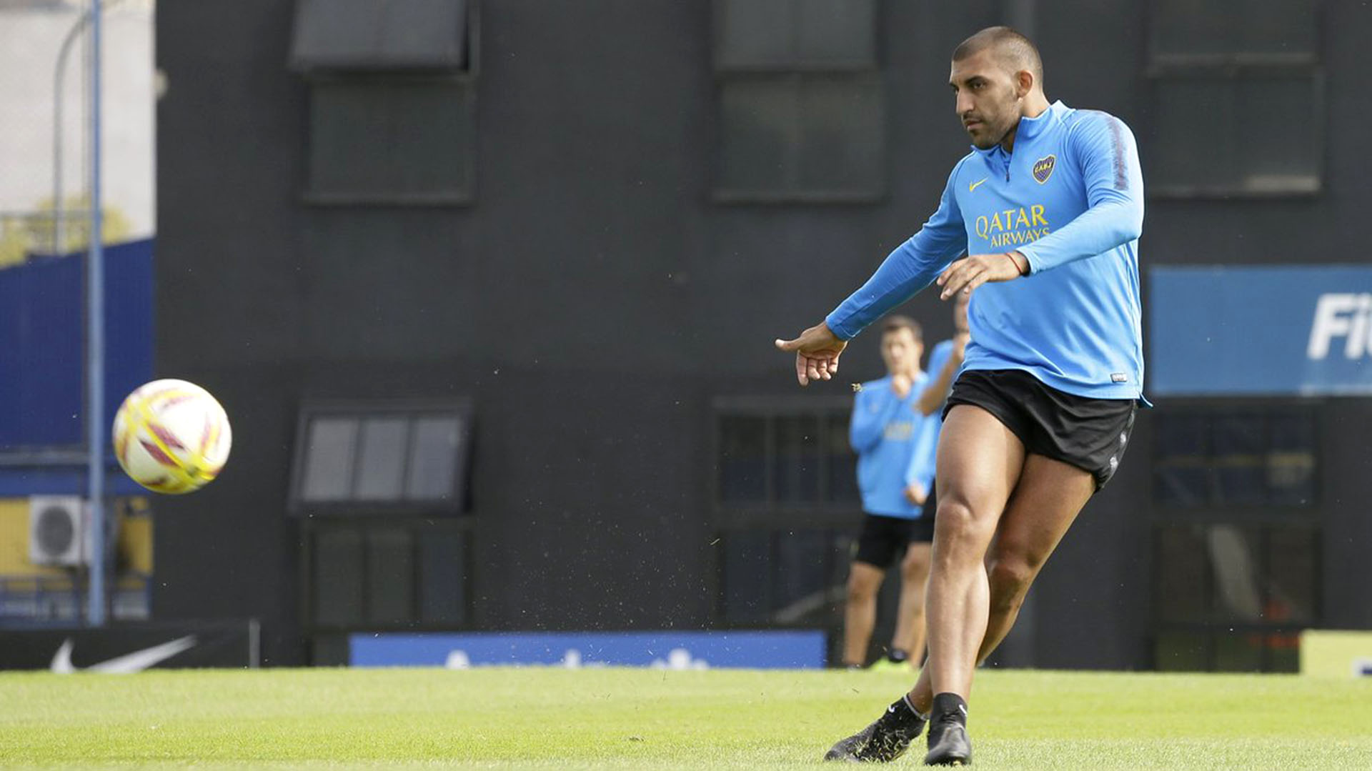 “Wanchope” Ábila dejó atrás su lesión y estará desde el arranque este viernes (@BocaJrsOficial)