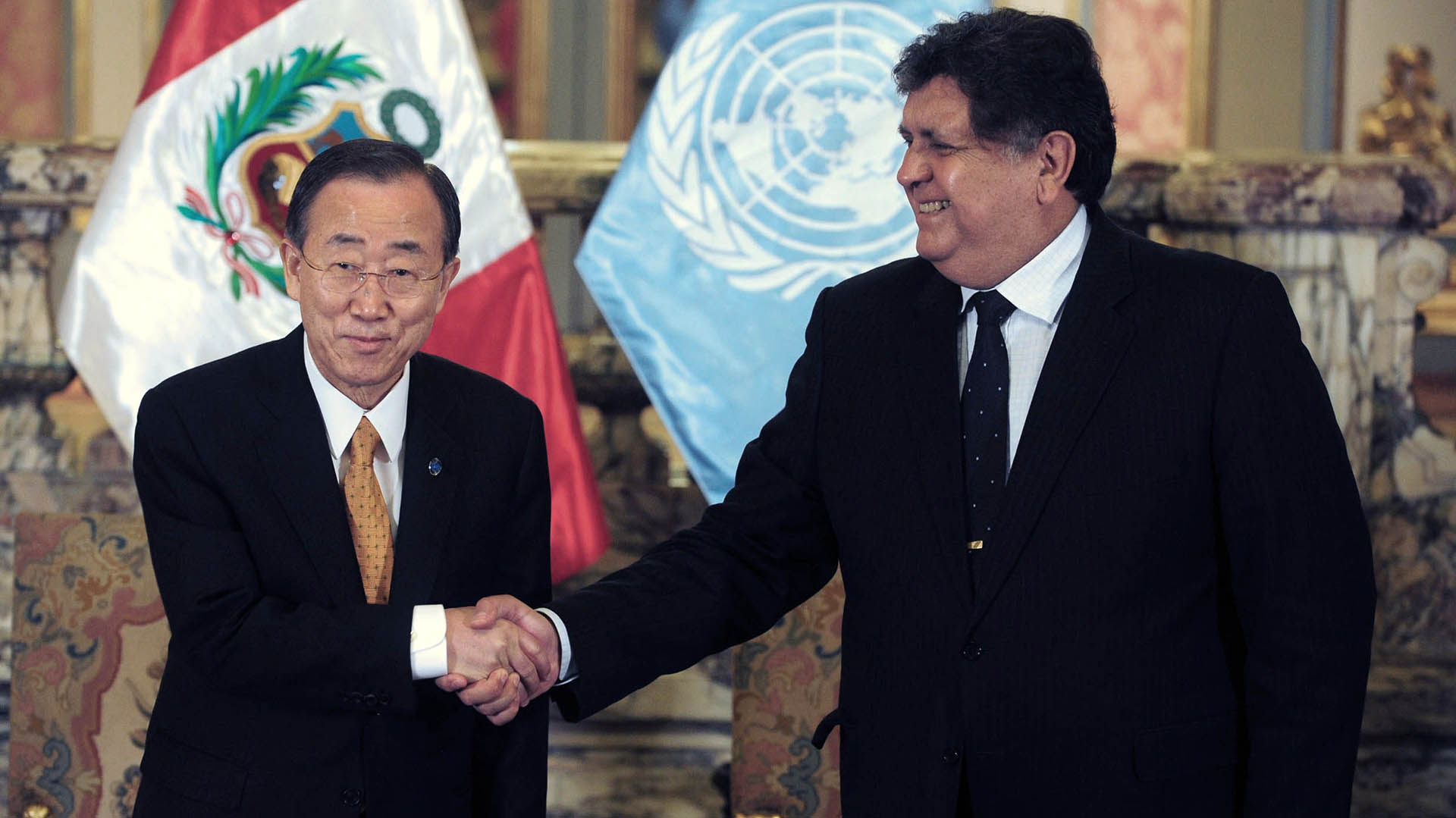 García junto a Ban Ki-Moon, por entonces secretario general de la ONU