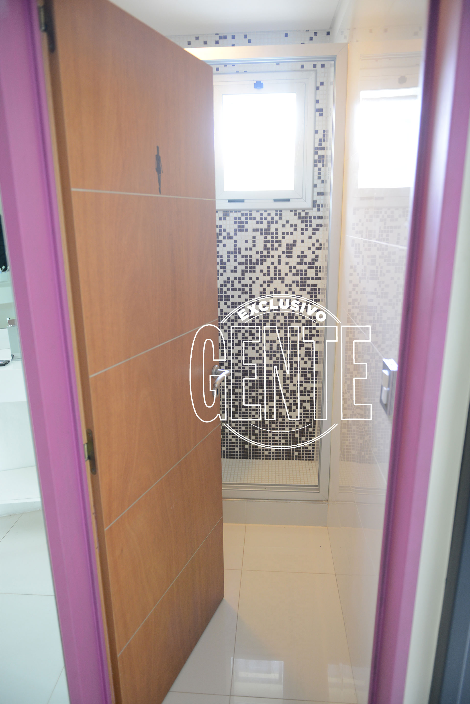 El baño de la suite del primer piso . Foto: Julio César Ruiz/GENTE