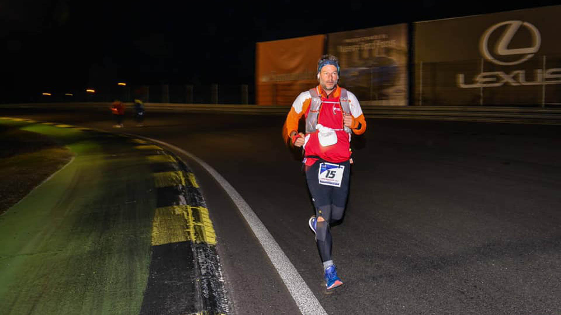 En una semana, los participantes recorren casi 90 mil kilómetros alrededor del globo (Facebook World Marathon Challenge)