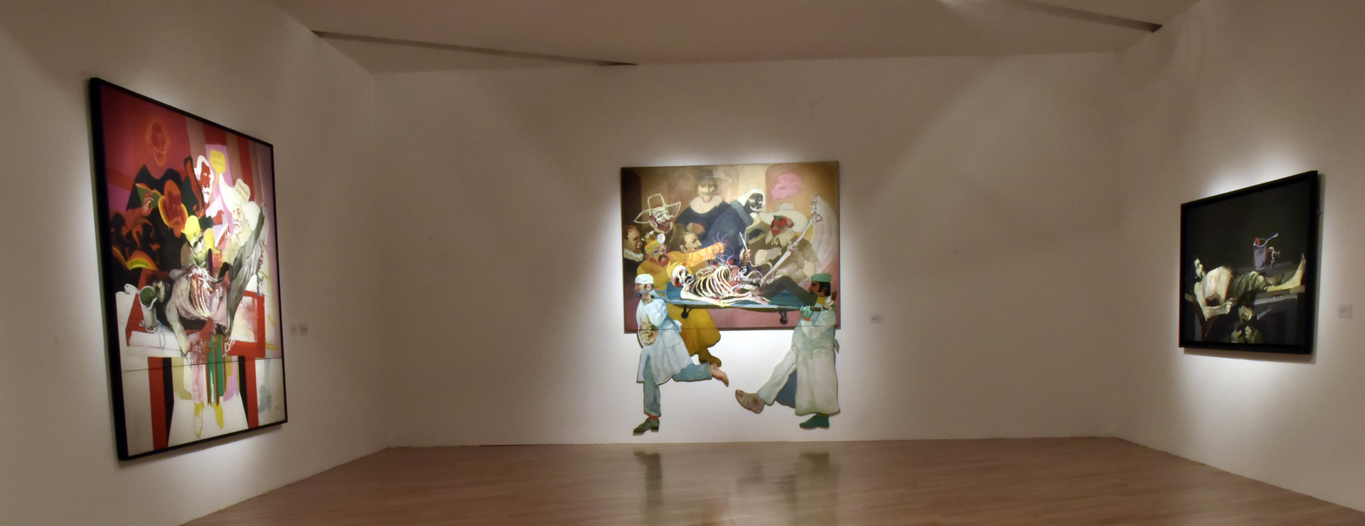 Foto de sala: “Carlos Alonso. Pintura y memoria”