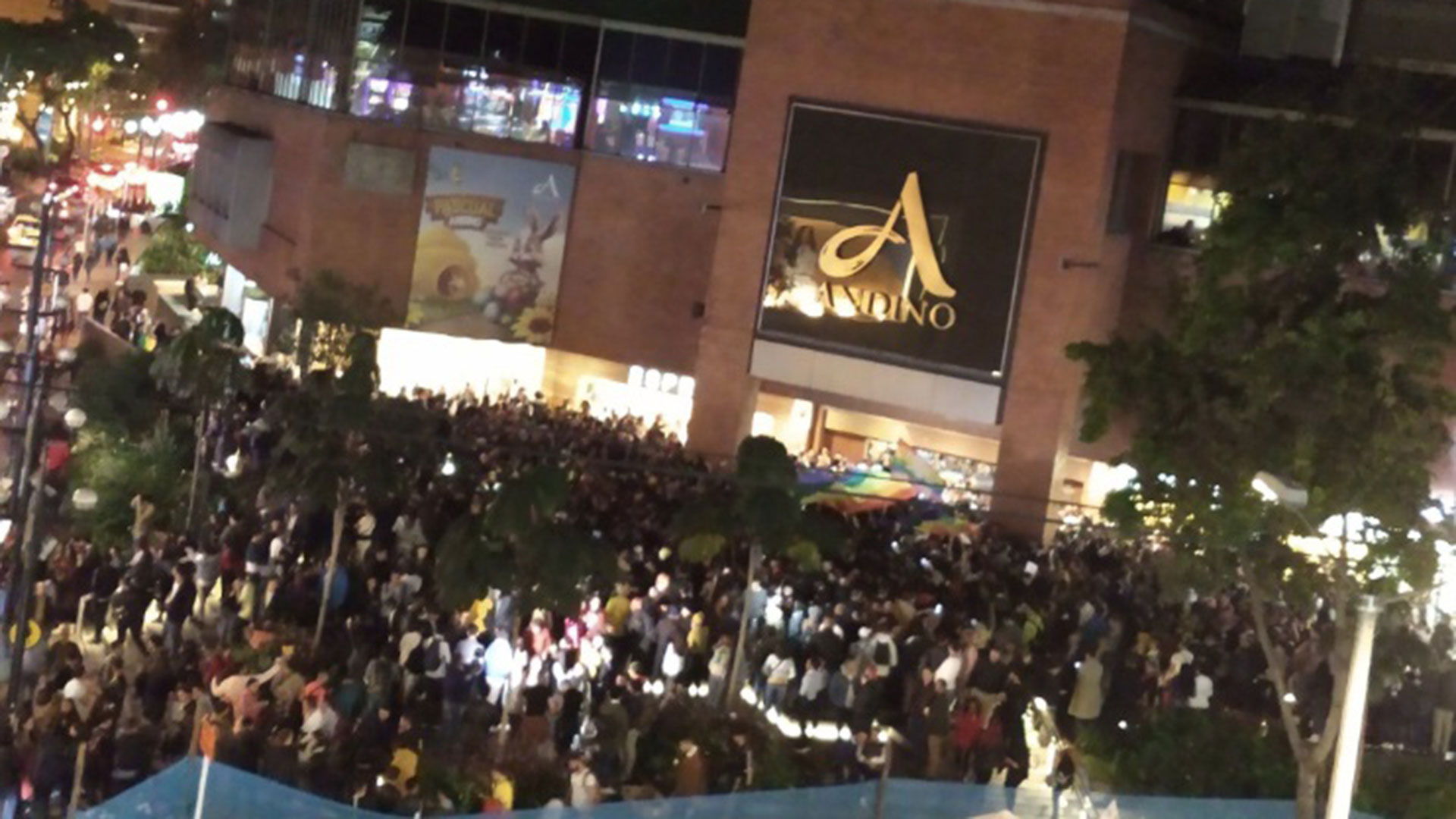 Más de 300 personas llegaron al plantó del pasado miércoles.