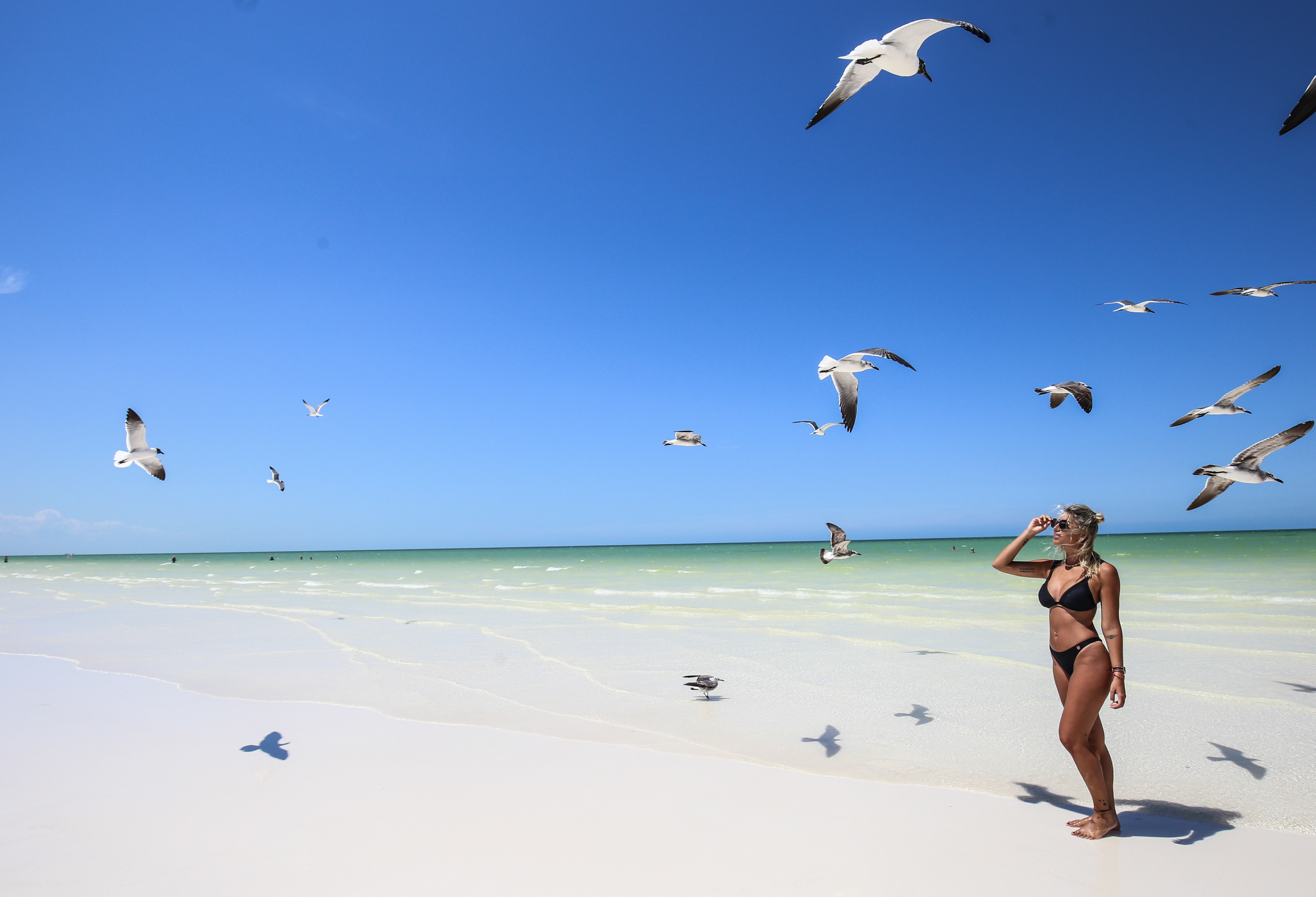HOLBOX, QUINTANA ROO,- Turistas nacionales y extranjeros disfrutan de las arenas blancas en la isla de Holbox en este fin de semana largo. FOTO: ELIZABETH RUÍZ /CUARTOSCURO