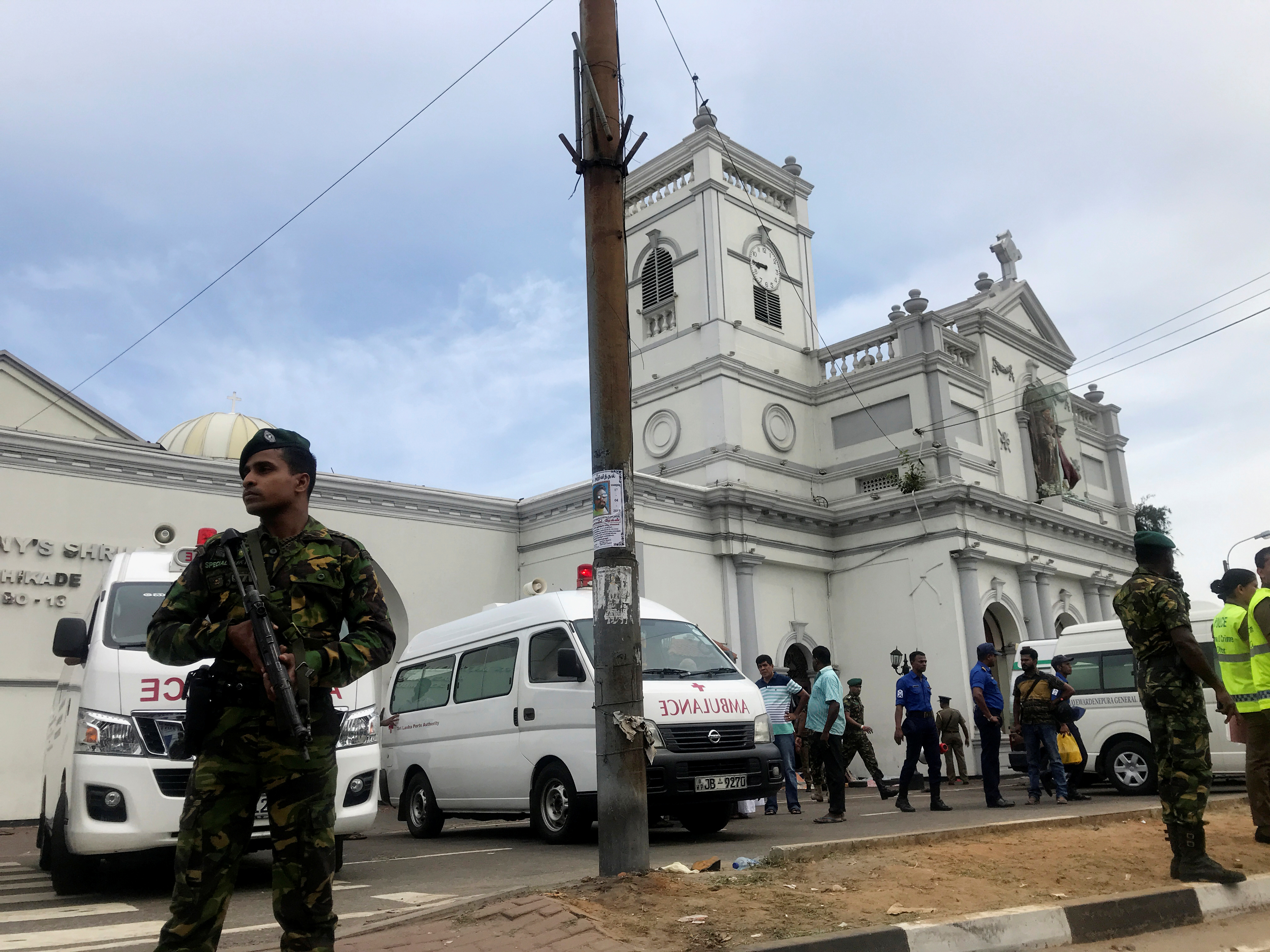 En total se registraron ocho explosiones (REUTERS/Dinuka Liyanawatte)