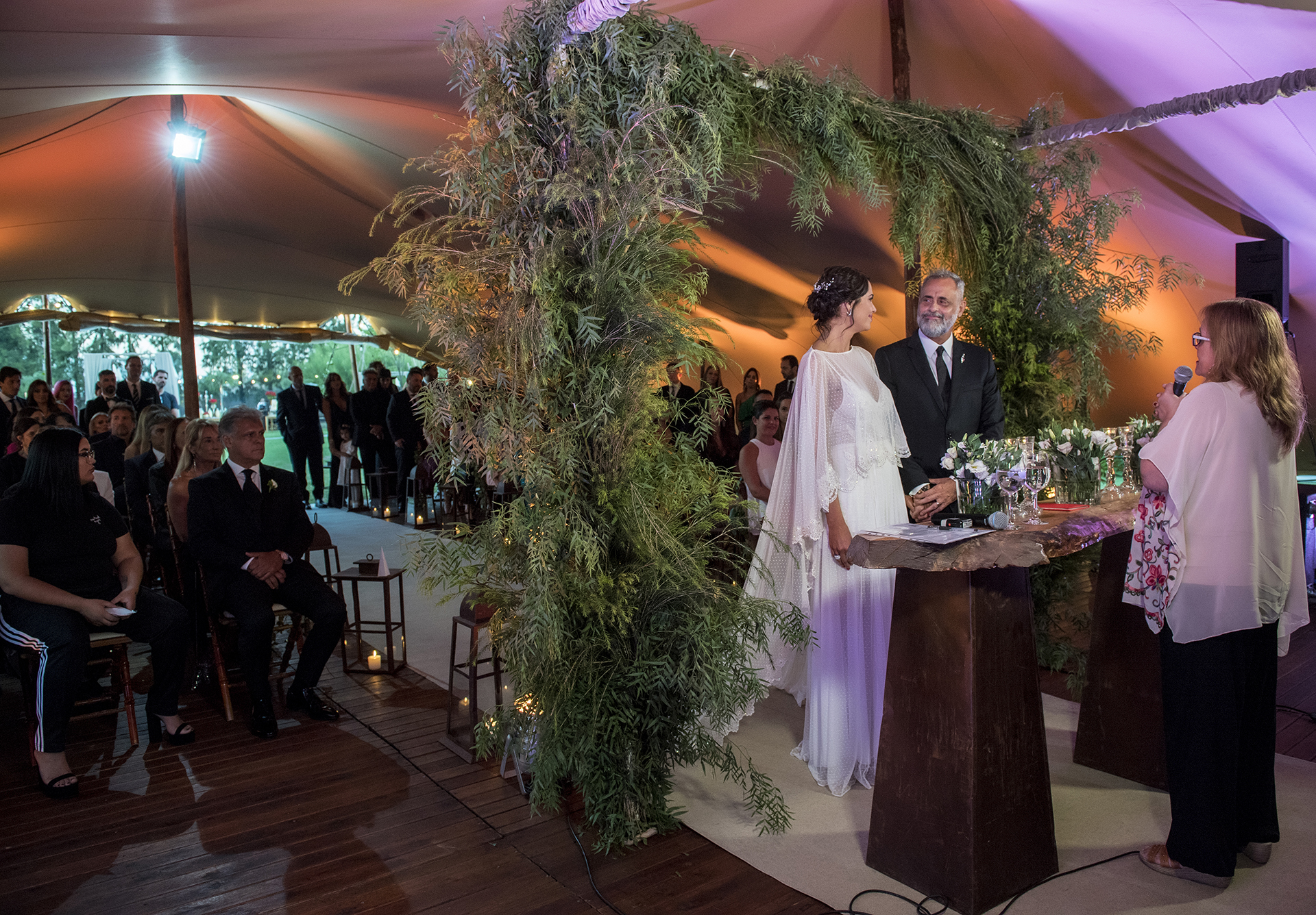 La decoración del salón; el clima los acompañó con una tarde soleada y una noche de temperatura muy agradable