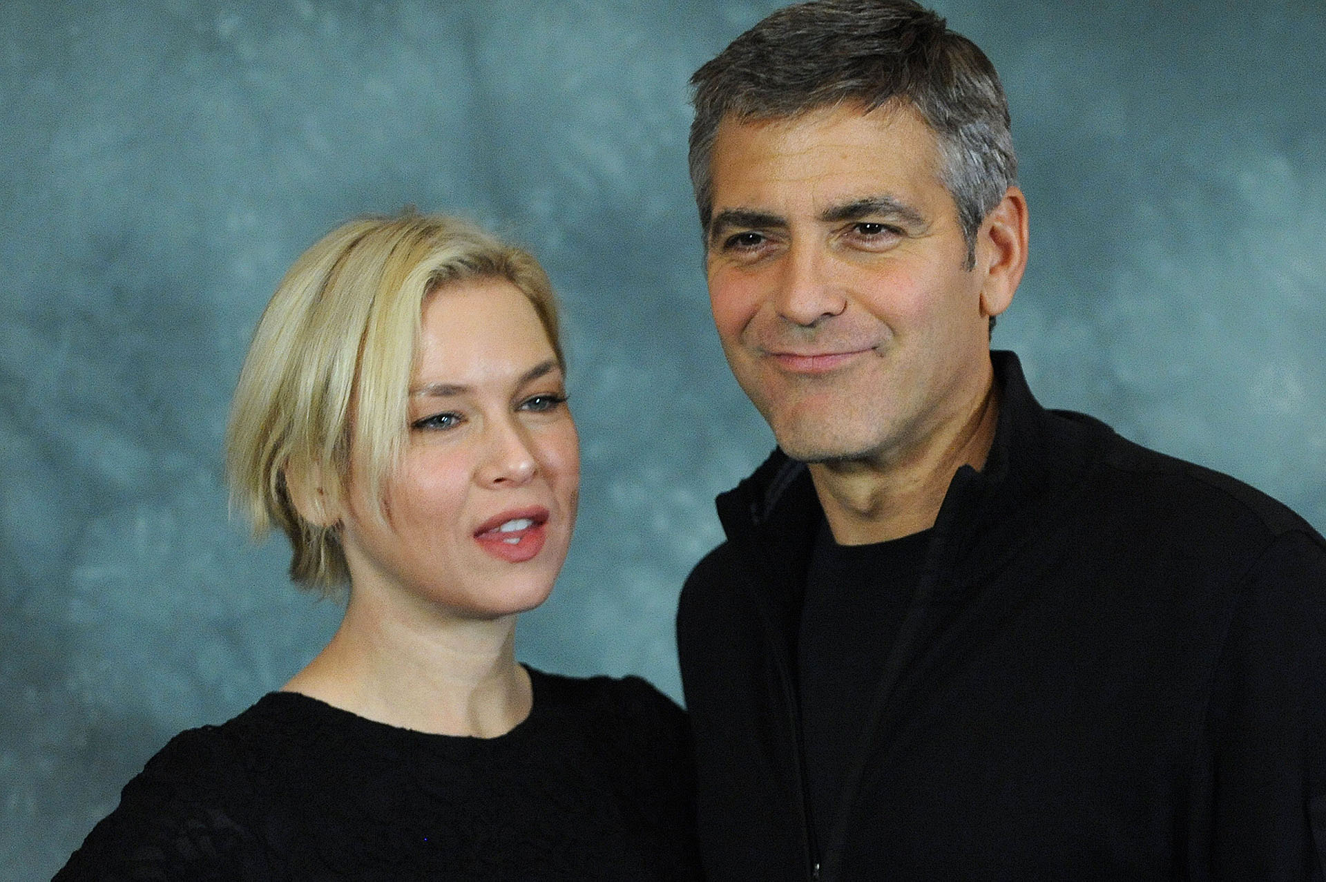 Renée Zellweger y George Clooney durante la presentación del filme “Jugando sucio”, dirigido por Clooney en 2008