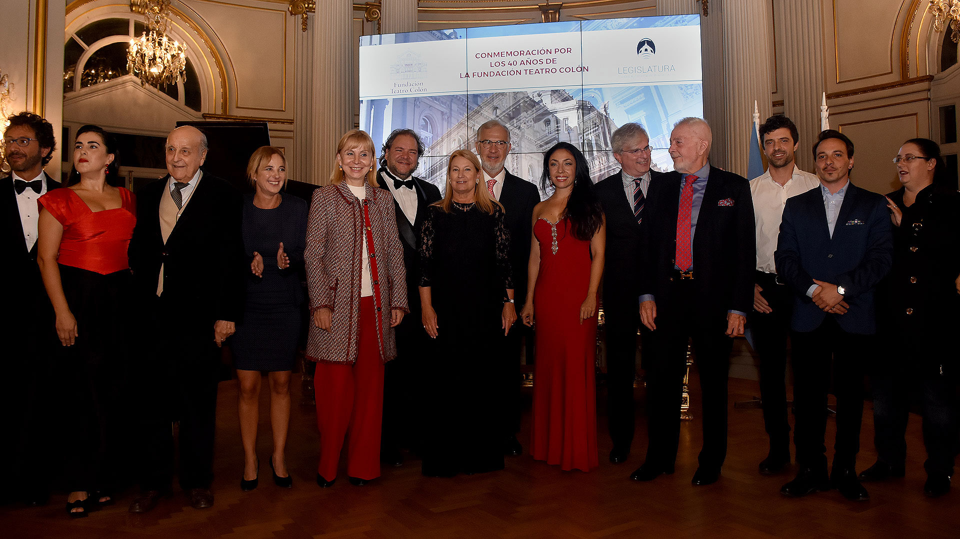 La Fundación Teatro Colón es una institución sin fines de lucro nacida el 29 de mayo de 1978, y que desde entonces contribuye ininterrumpidamente al desarrollo de las actividades del Teatro, a través de diversos proyectos culturales y educativos