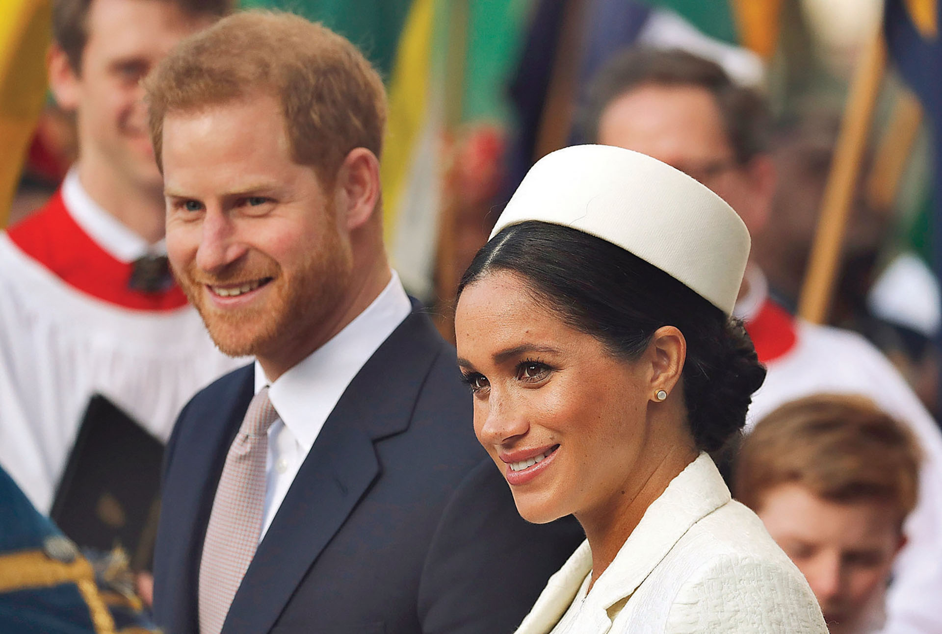 El prínicipe Harry prometió que en los próximos días van a mostrar al bebé