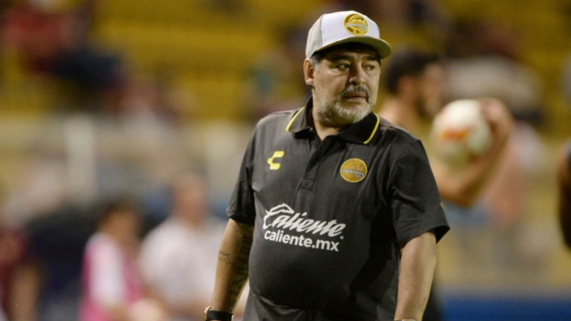 Diego Maradona llegó al país el 21 de mayo, en medio de un escándalo con la madre de su hijo menor, Verónica Ojeda