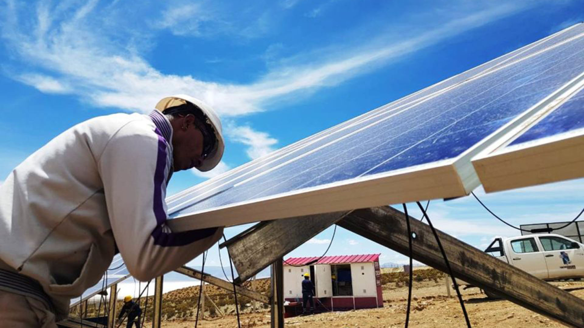 El proyecto incluye a nueve poblados aislados, cuyas plantas energética estarán en marcha es su totalidad en 2020