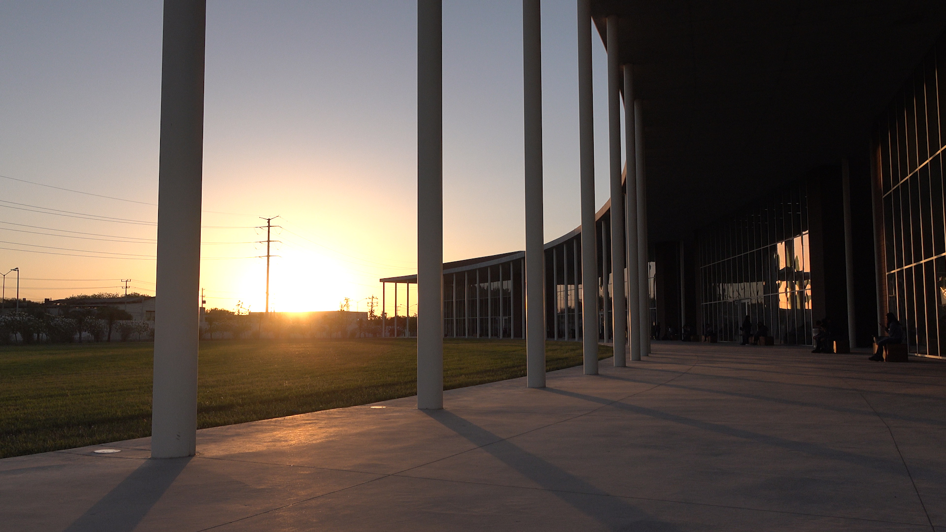 Una vista del atardecer desde la Escuela Técnica Roberto Rocca. Foto: Juan Vicente Manrique.