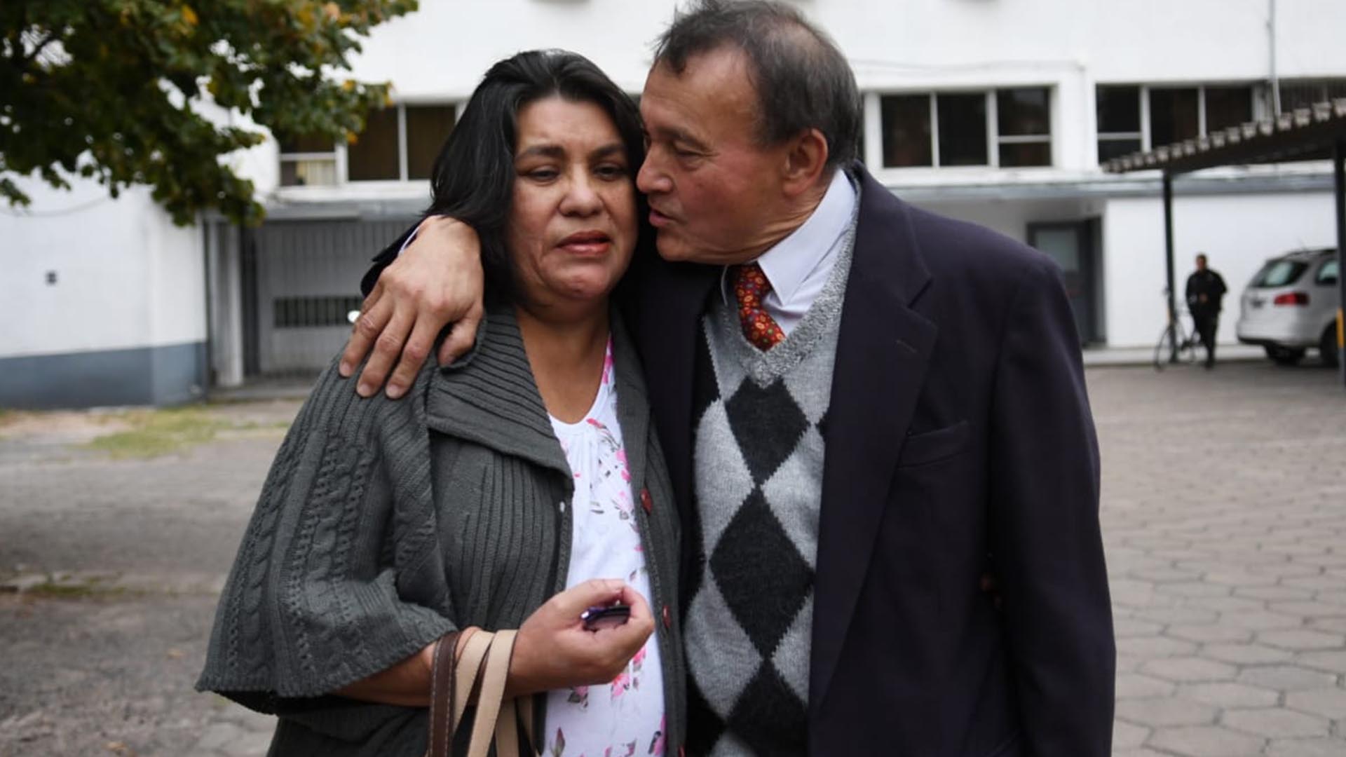 Villar Cataldo junto a su mujer tras conocer el fallo