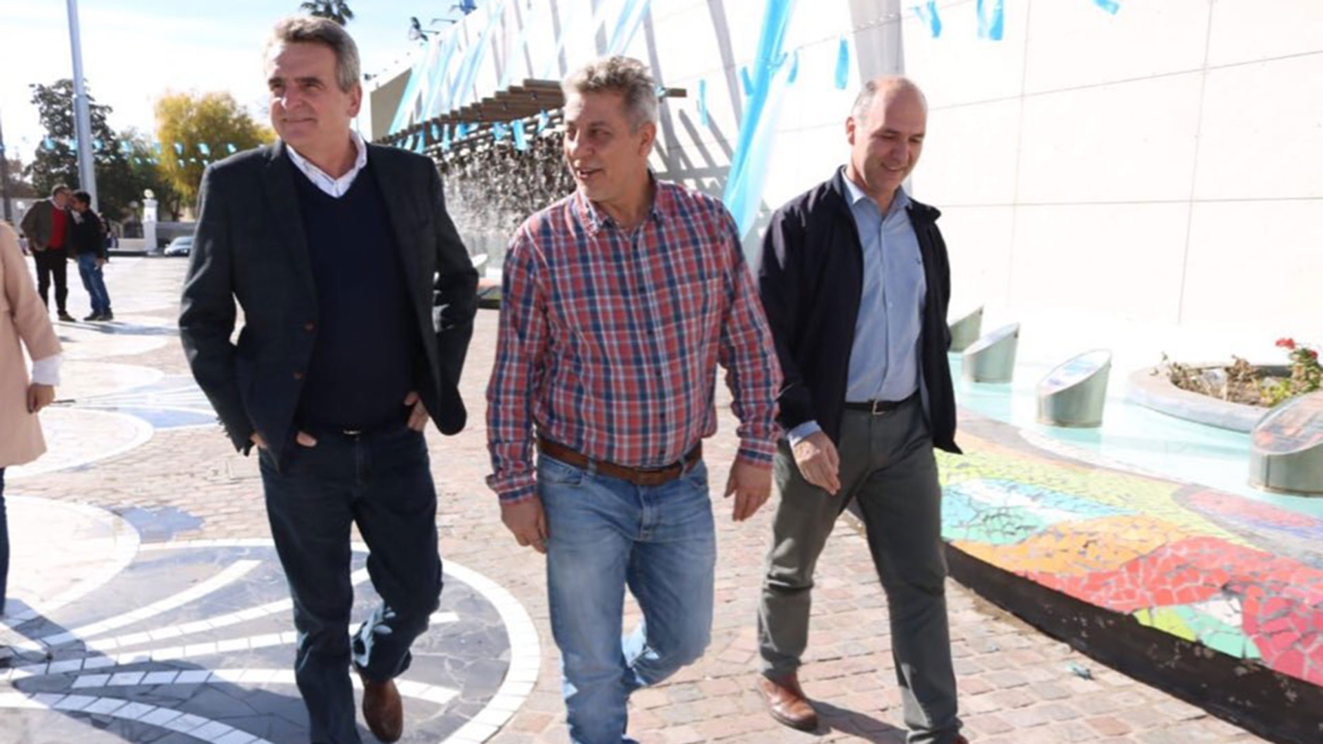Jorge Giménez, intedente de San Martín, con Agustín Rossi en una de sus visitas