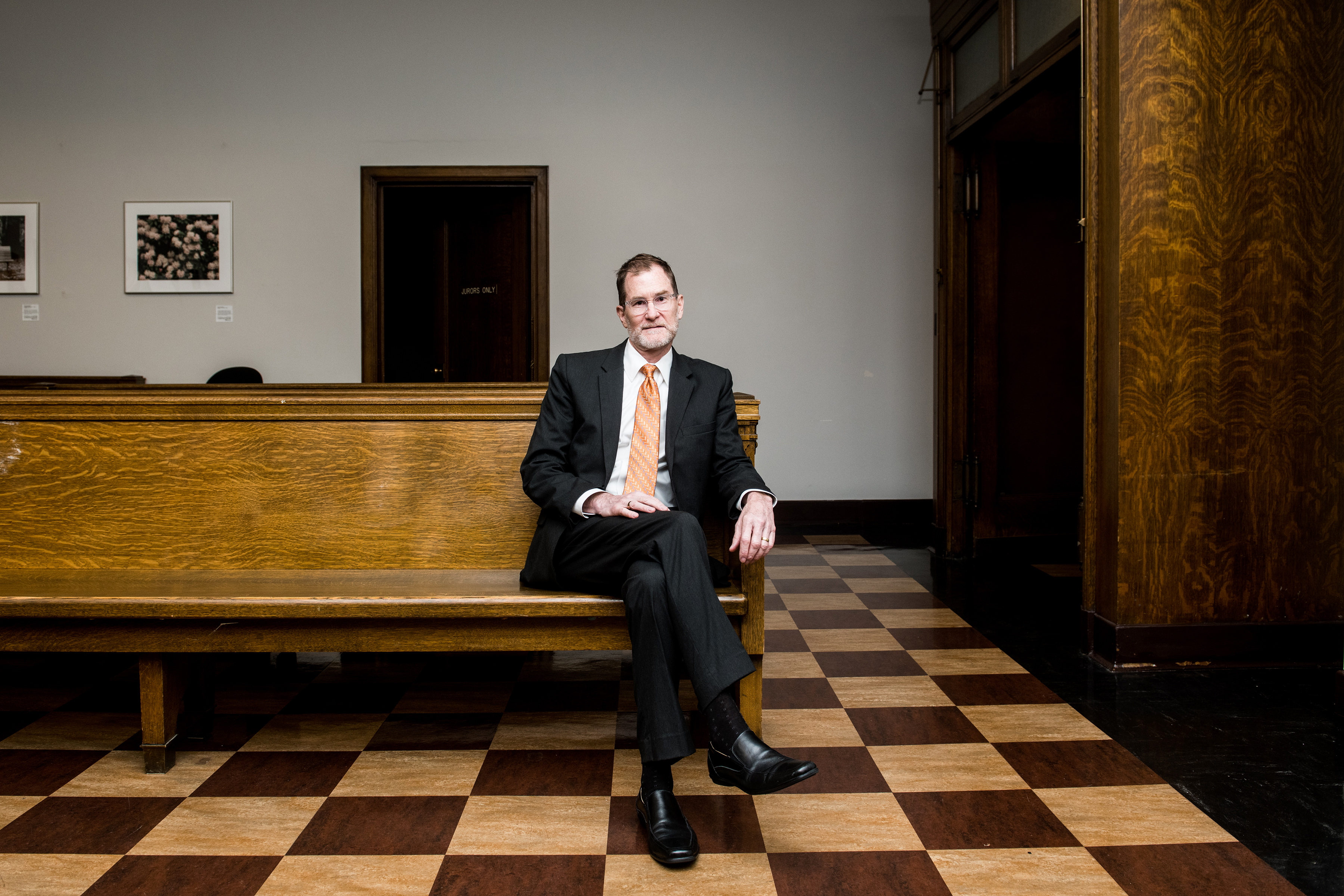 Gary Ernsdorff, fiscal superior en Washington que ha trabajado en varios casos con órdenes de solicitud de ubicación a Google. “No vamos a acusar a alguien solo porque Google dijo que estuvo ahí”, dijo. (Chona Kasinger/The New York Times)