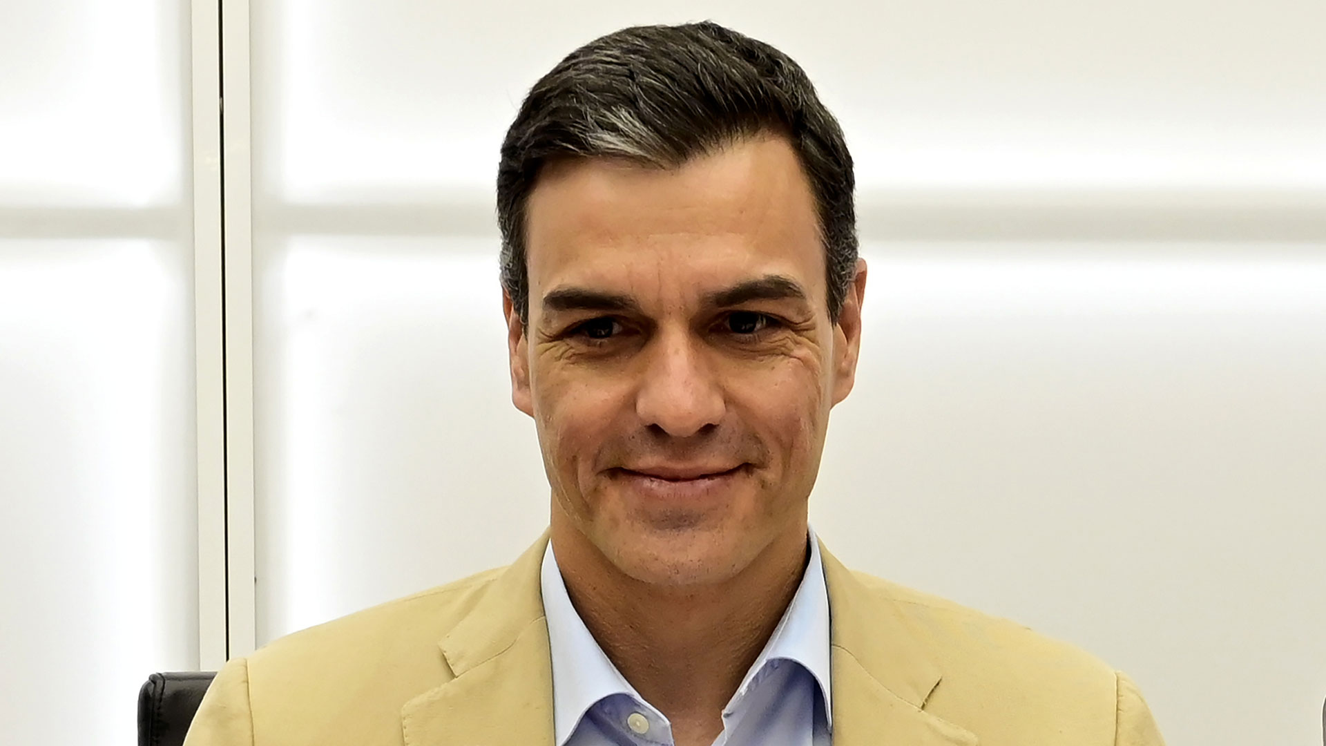 Pedro Sánchez, presidente del gobierno español, fue clave para la aprobación del acuerdo político (AFP)