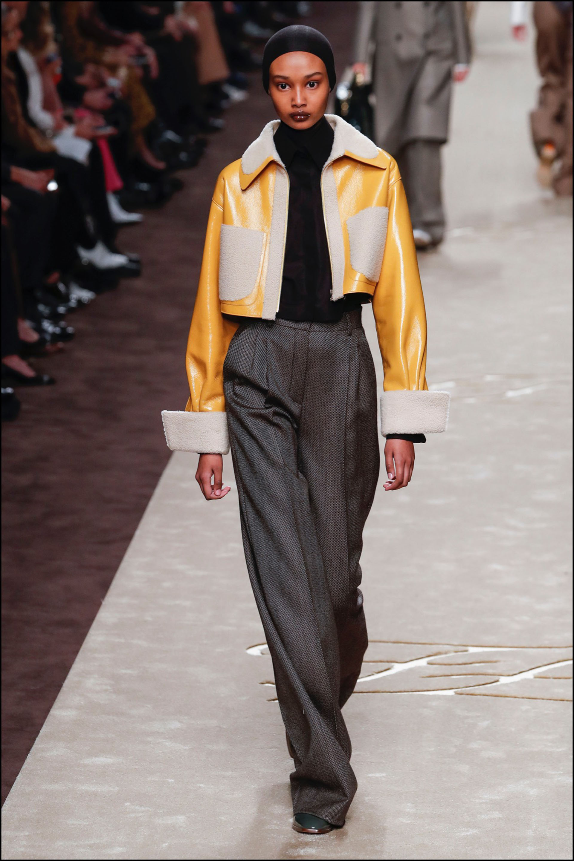 Pantalones anchos en el desfile de Fendi.