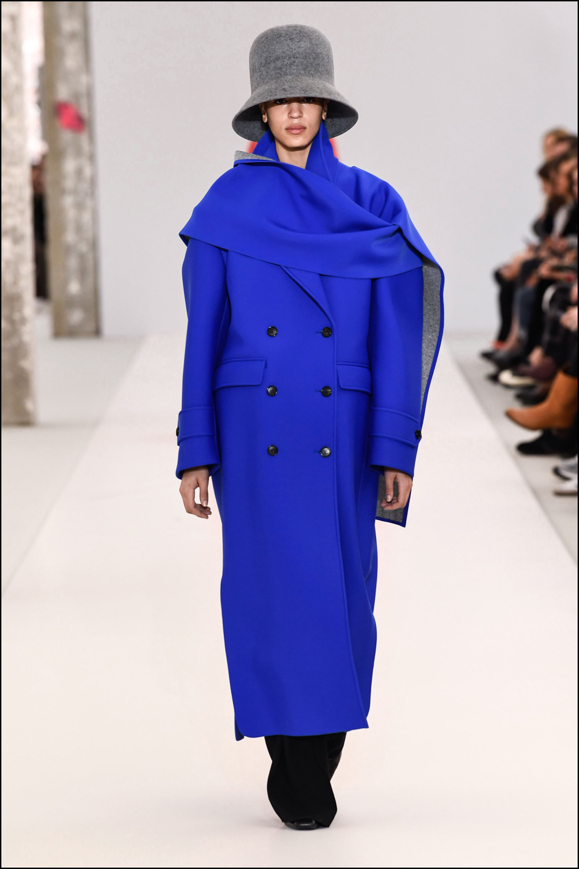 Tapado XL de la colección de Nina Ricci, en la semana de la moda de París.