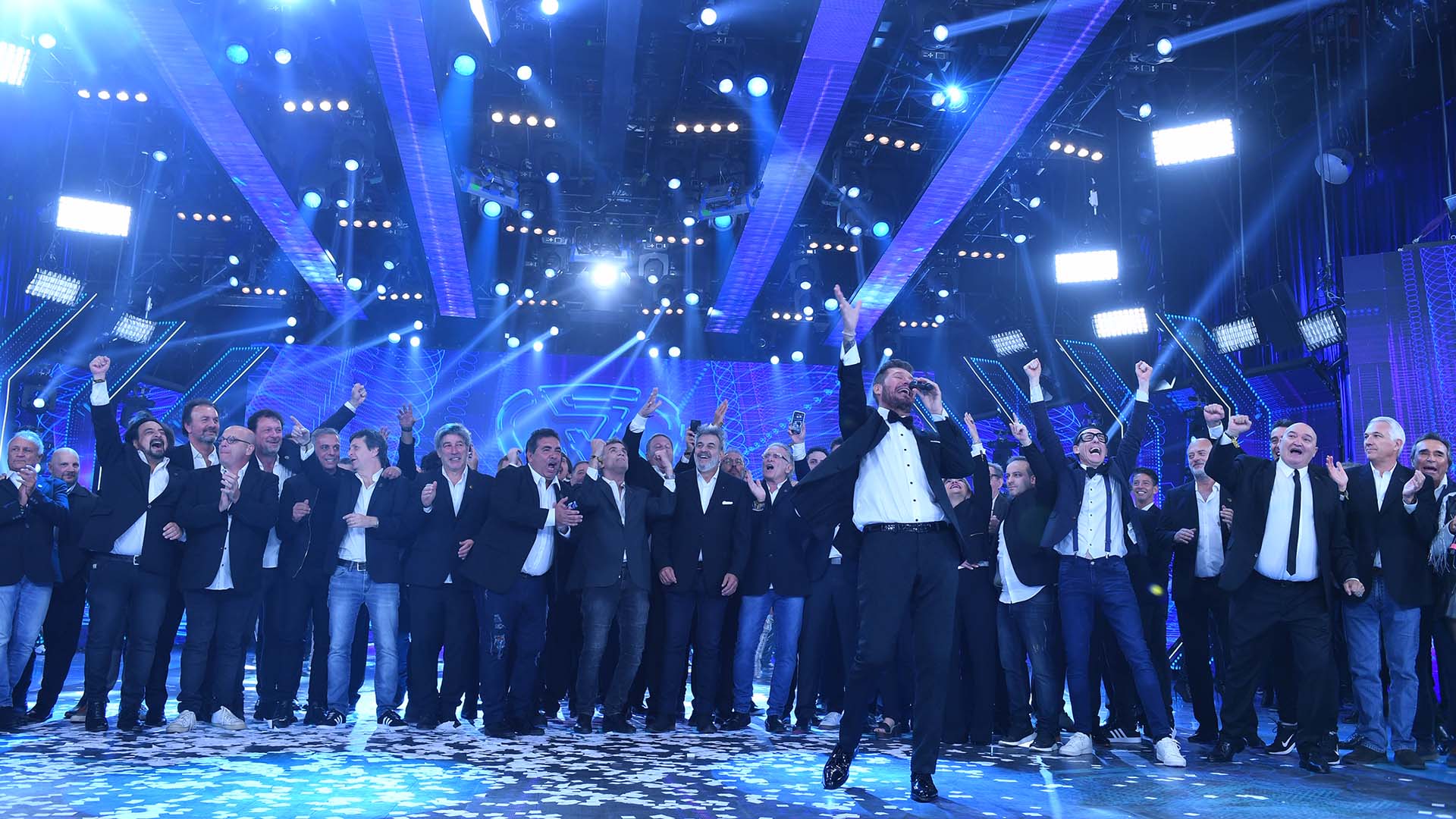 El tradicional “Buenas noches América” con el que el conductor volvió a abrir su programa en su regreso a la pantalla chica