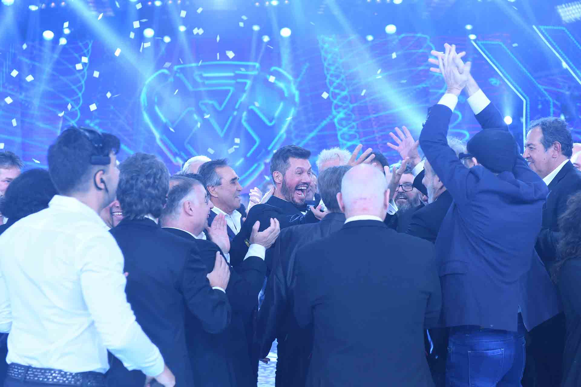 Toda la emoción de Tinelli y su equipo en la apertura del Show.