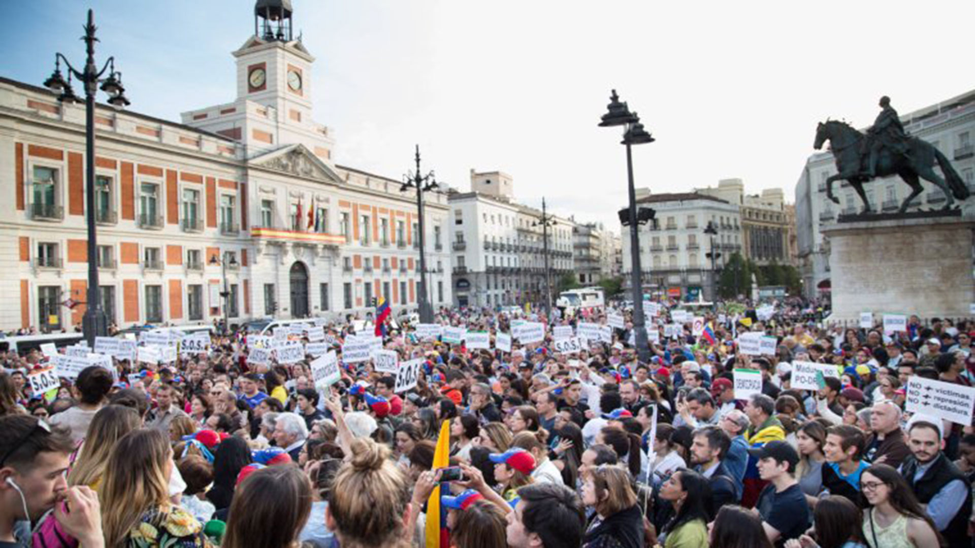 Cientos de personas también se manifestaron en Madrid