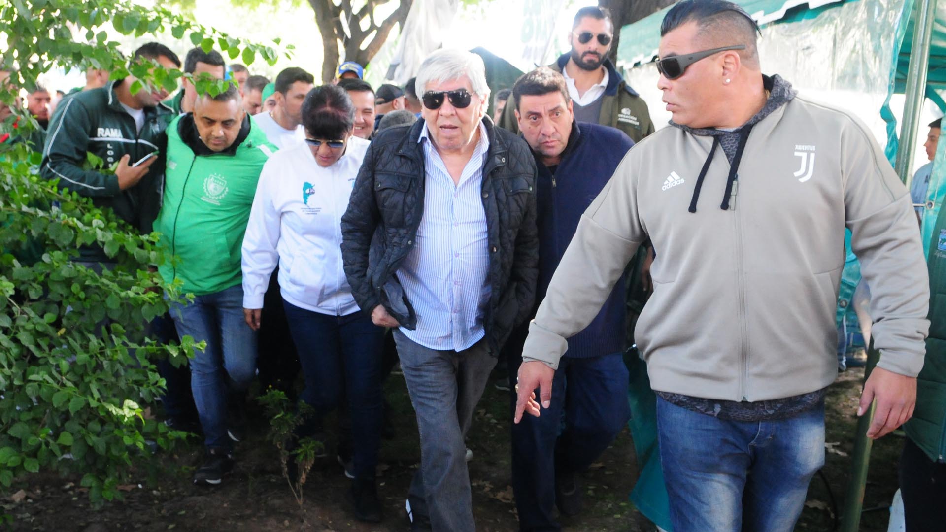 Moyano estuvo en la olla popular que se instaló en el Monumento al Trabajo