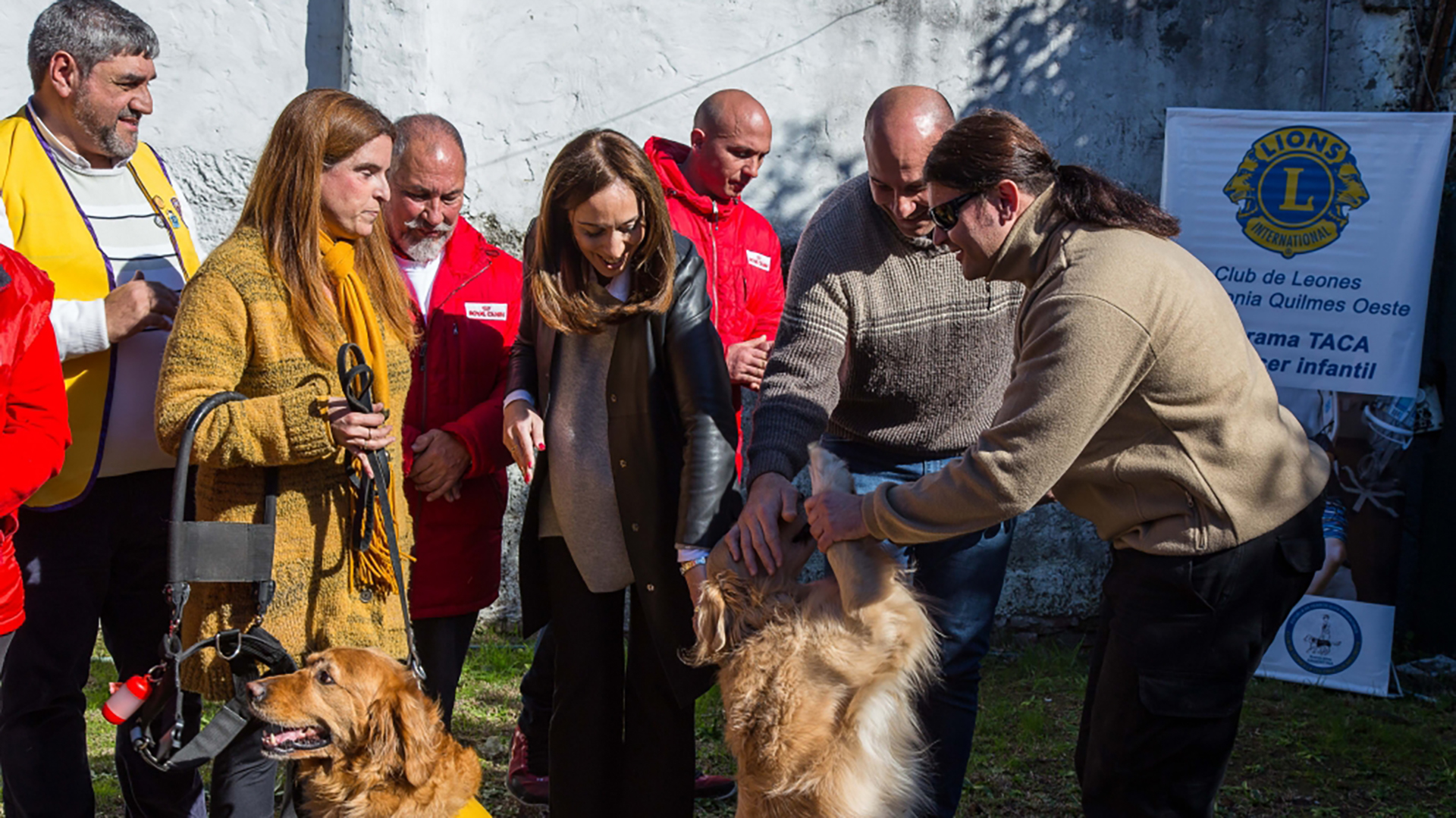 Vidal y Martiniano Molina en Escuela de Perros Guia (2)