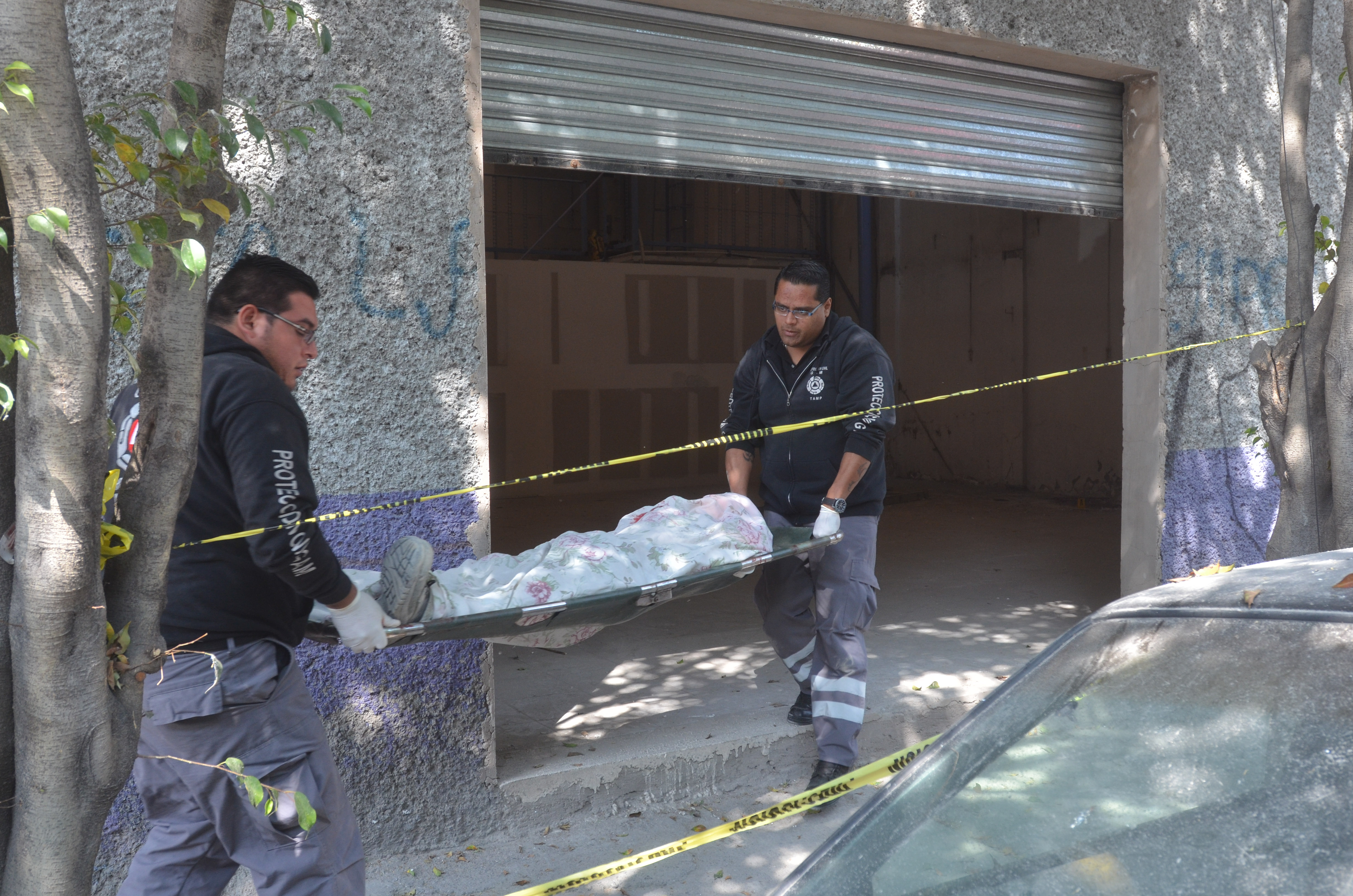 Un albañil murió al caer de un andamio en una obra en construcción, cuando resanaba la pared del edificio ubicado en la calle Norte 12, número 4412, colonia Guadalupe Victoria (Foto: Cuartoscuro)