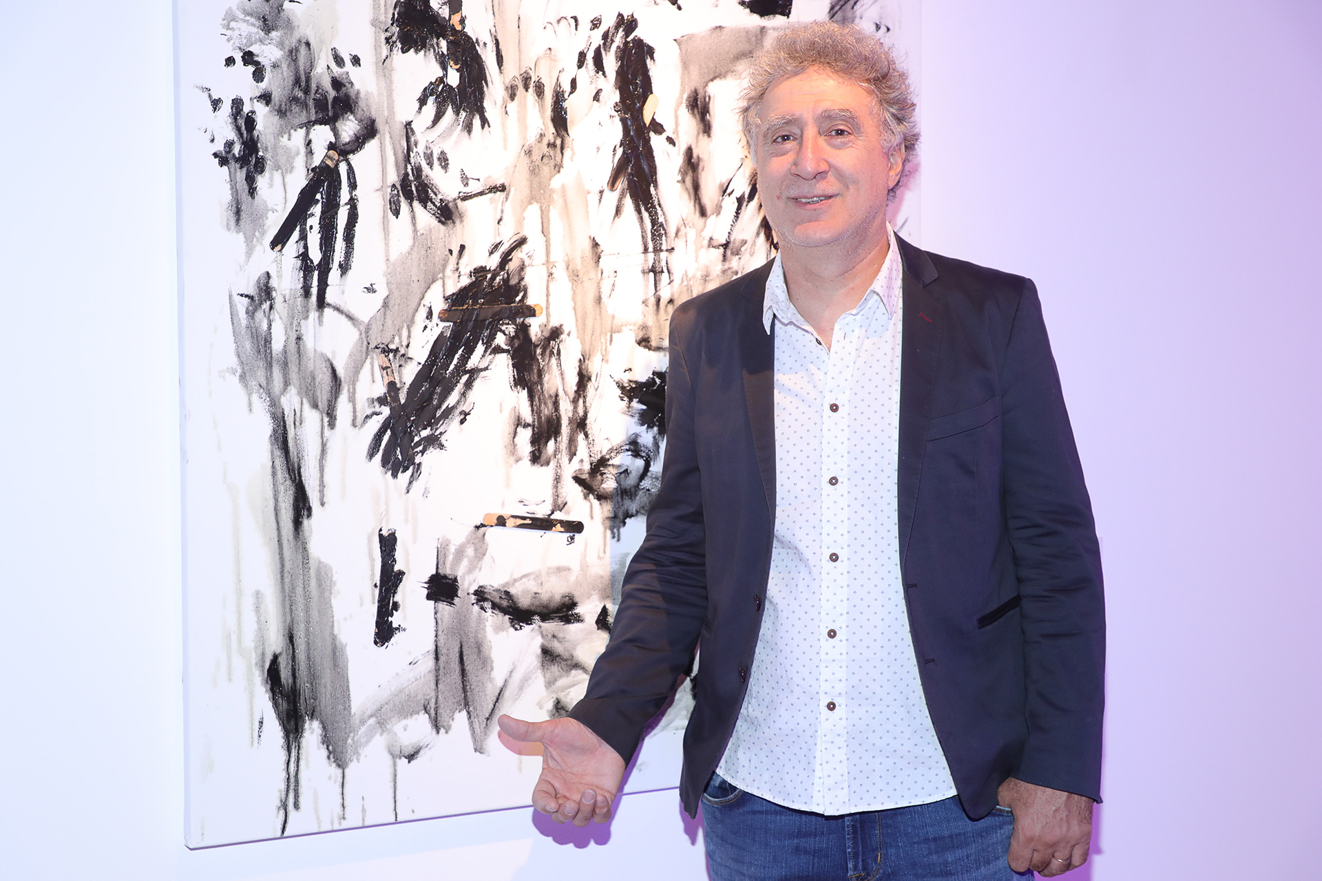 Alejandro Avakian y su obra