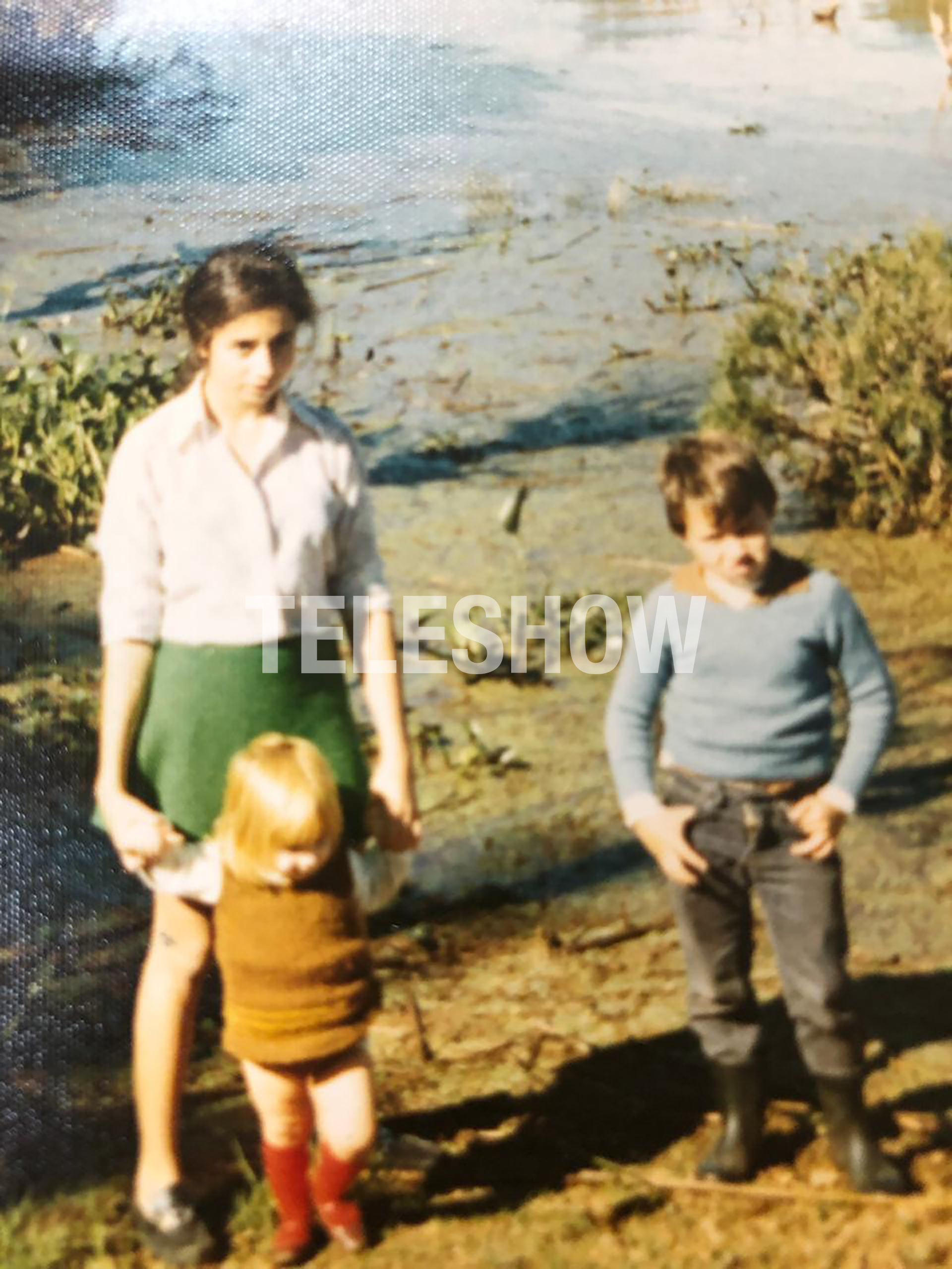 Sergio Lapegüe con su mamá y su hermana menor