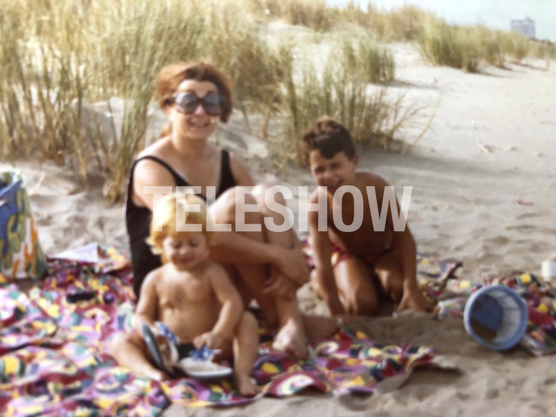 Sergio Lapegüe con su mamá y su hermana menor
