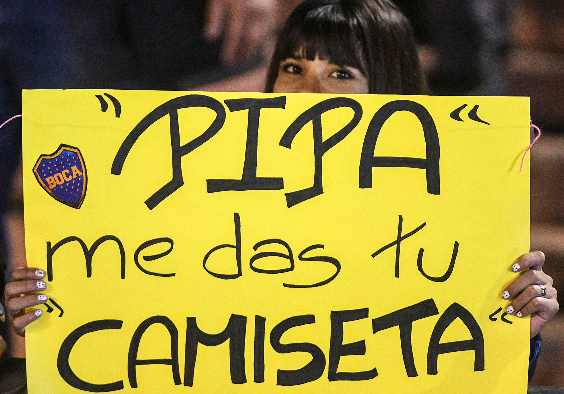 El pedido de una simpatizante hacia su ídolo (Télam)