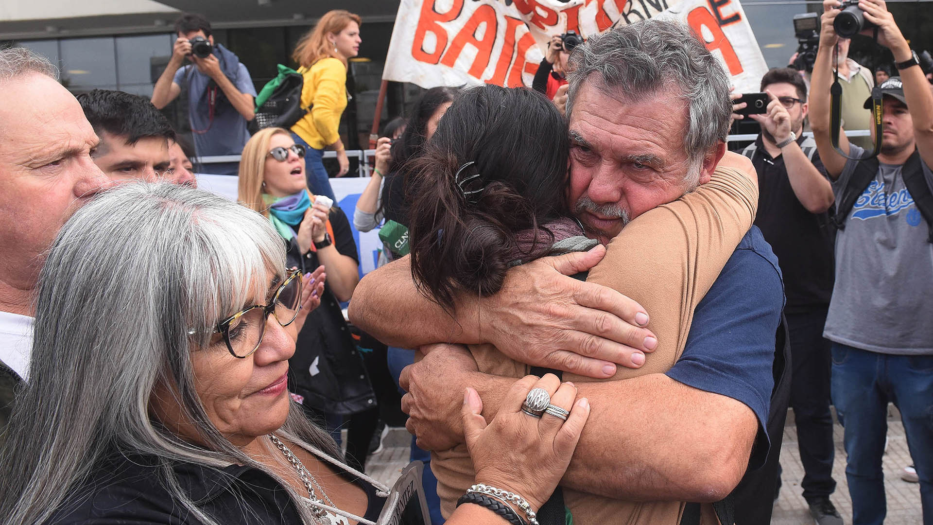 Absolvieron a los nueve acusados por la desaparición y el aborto no consentido de Perassi (Fotos: Télam)