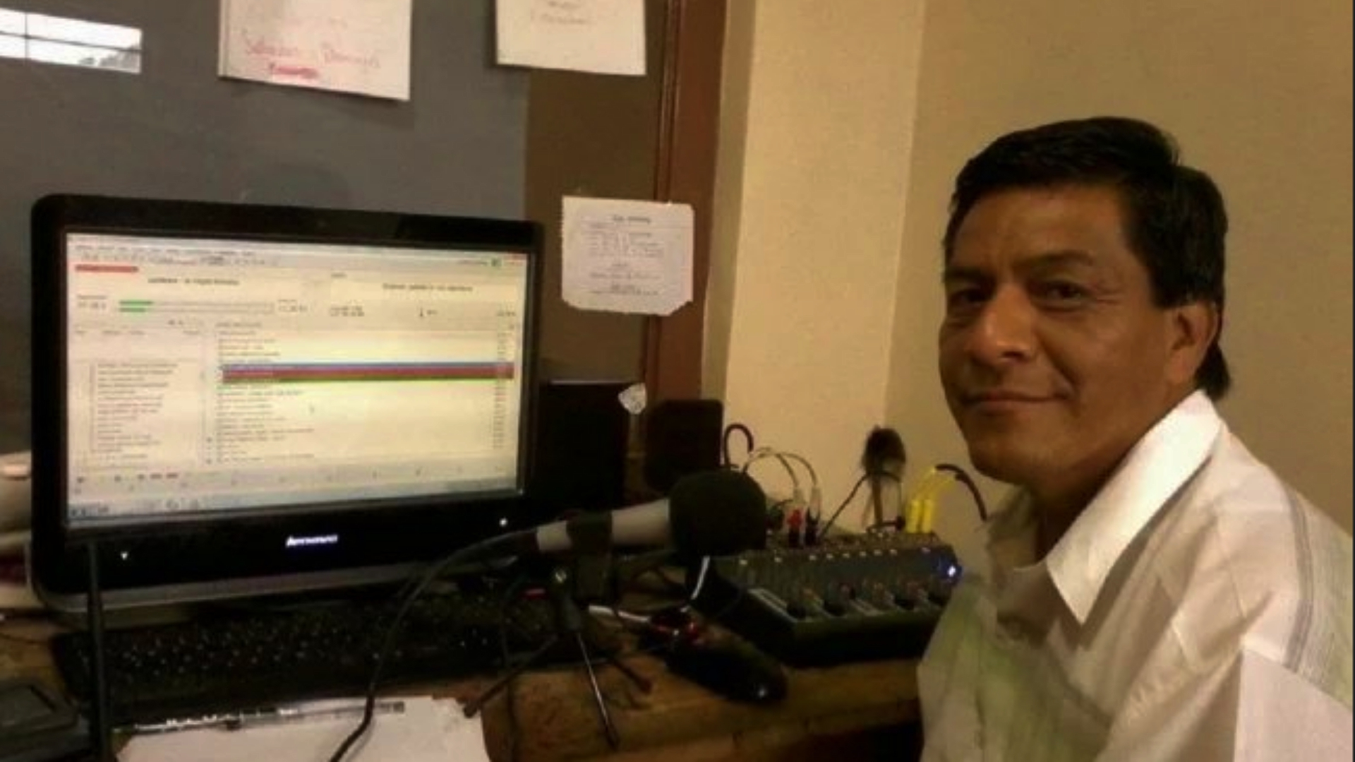 El periodista también era conocido por ser profesor de lenguas indígenas y defensor de lenguas indígenas (Foto: Twitter)