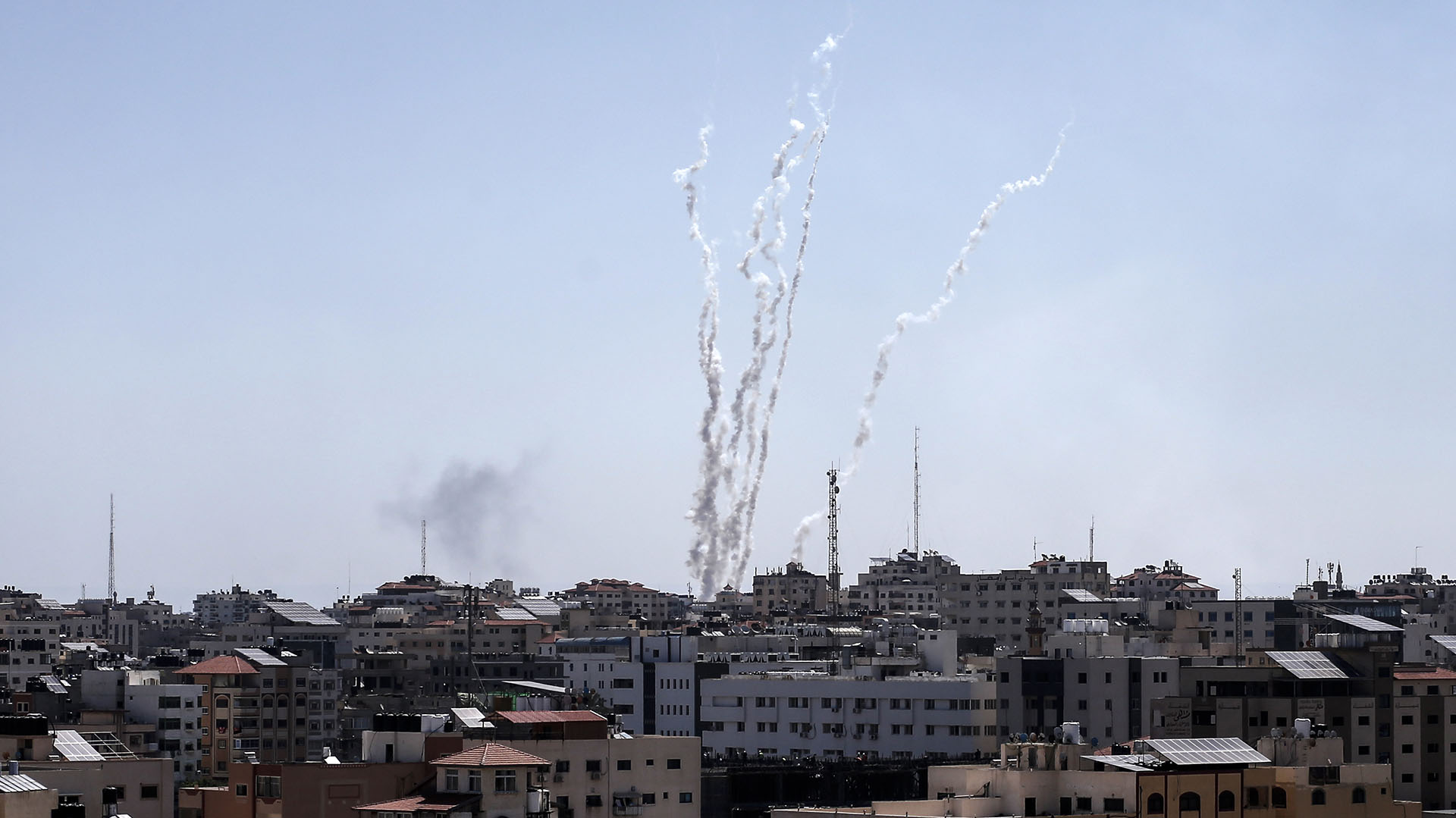 Los bombardeos desde Gaza (Photo by MAHMUD HAMS / AFP)
