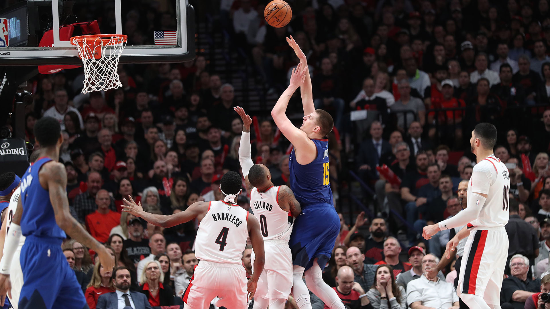 Nikola Jokic terminó con un triple doble en la derrota de su equipo (Jaime Valdez-USA TODAY Sports)