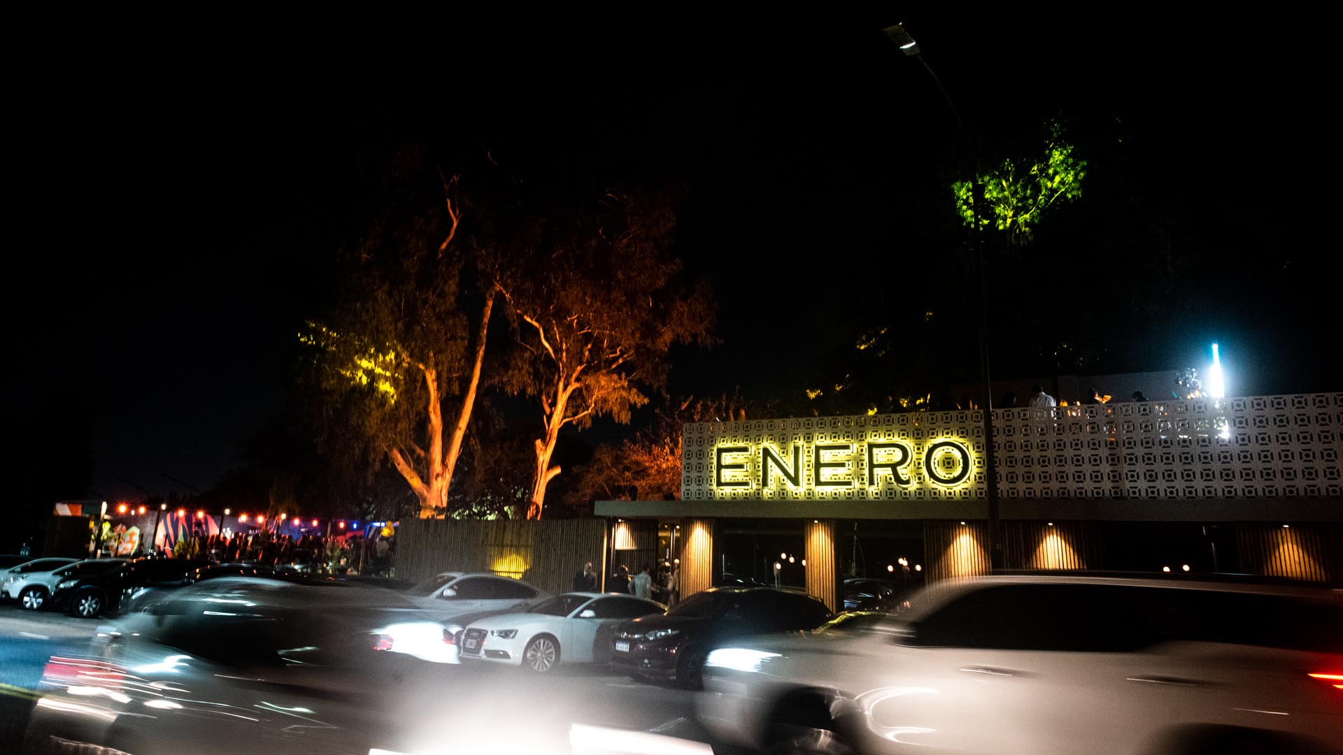 Enero Restaurant es una nueva propuesta que está en Costanera y ofrece la posibilidad de restaurante con mesas y take away (Manuel Cortina)