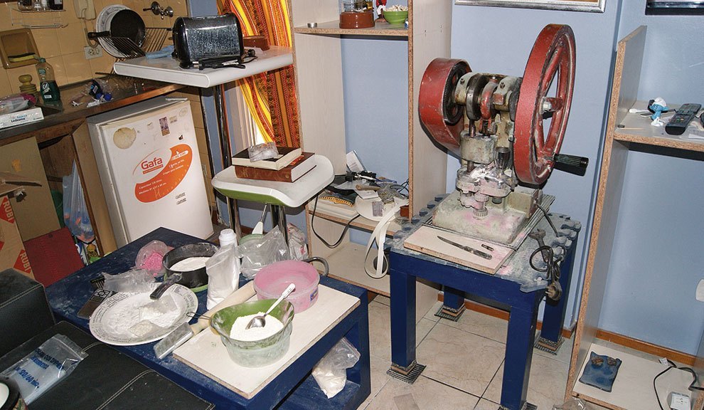 Foto policial: la fábrica de pastillas sobre el gimnasio en octubre de 2013.
