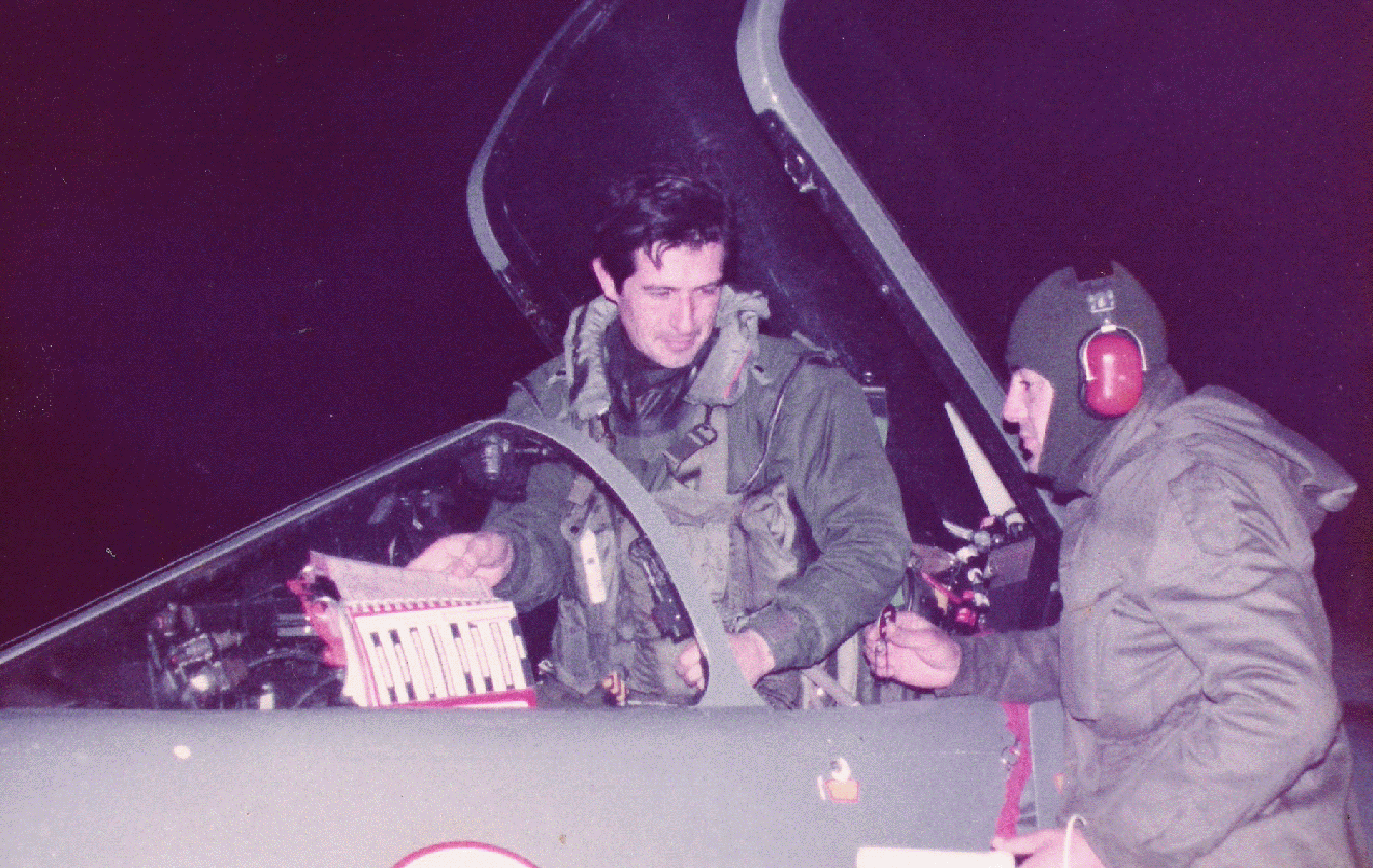 Barraza, alias Mate, al arribar ya de noche el 25 de mayo de 1982. Todavía no sabía a cuál buque de la flota había impactado.
