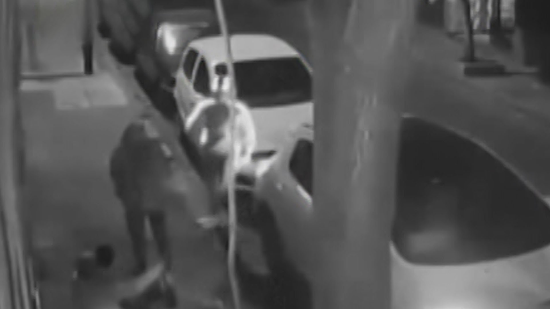 El hombre fue abordado en la calle por tres delincuentes armados y encapuchados