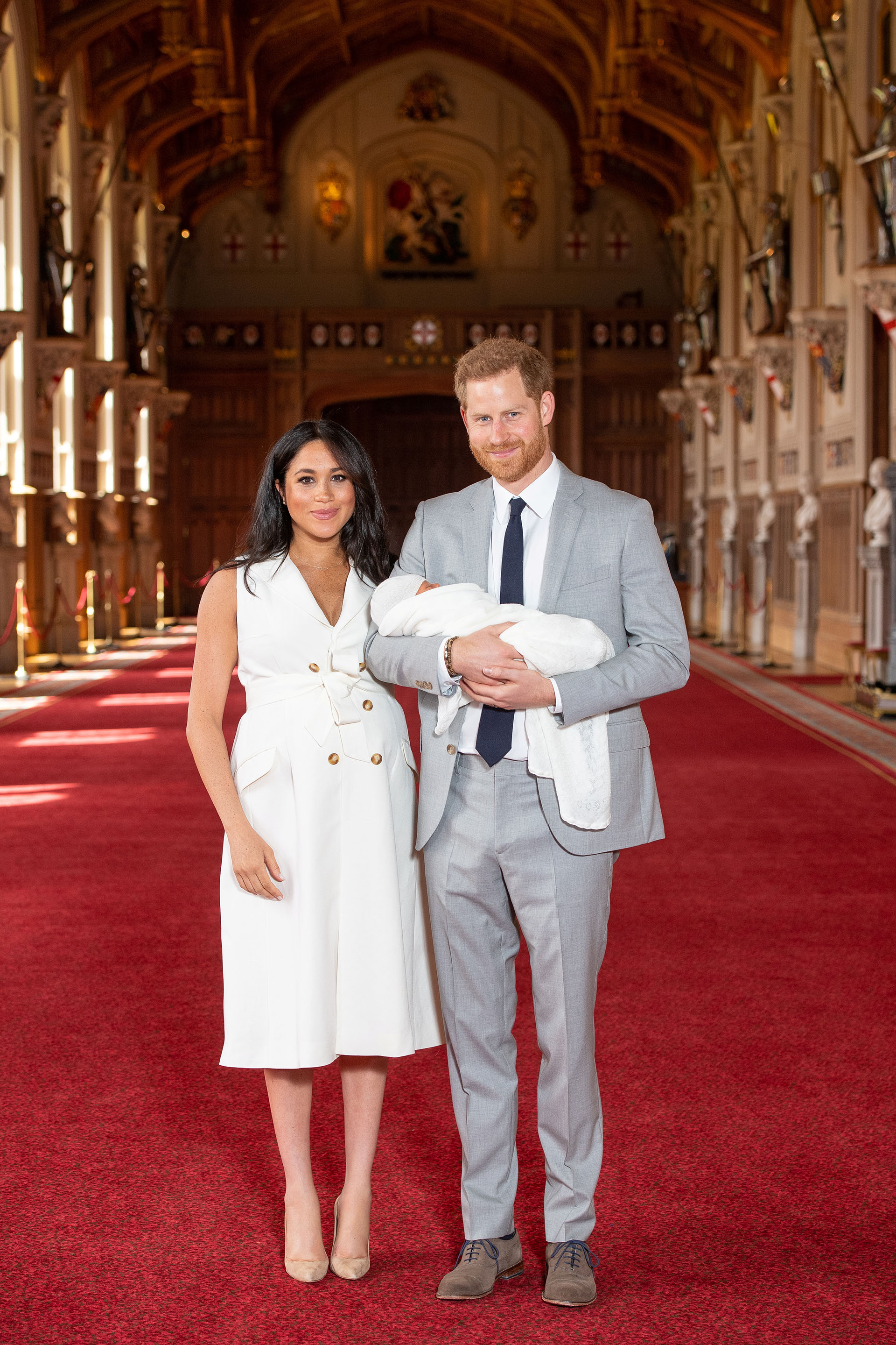 La presentación de los Duques de Sussex junto al bebé real en el castillo de Windsor