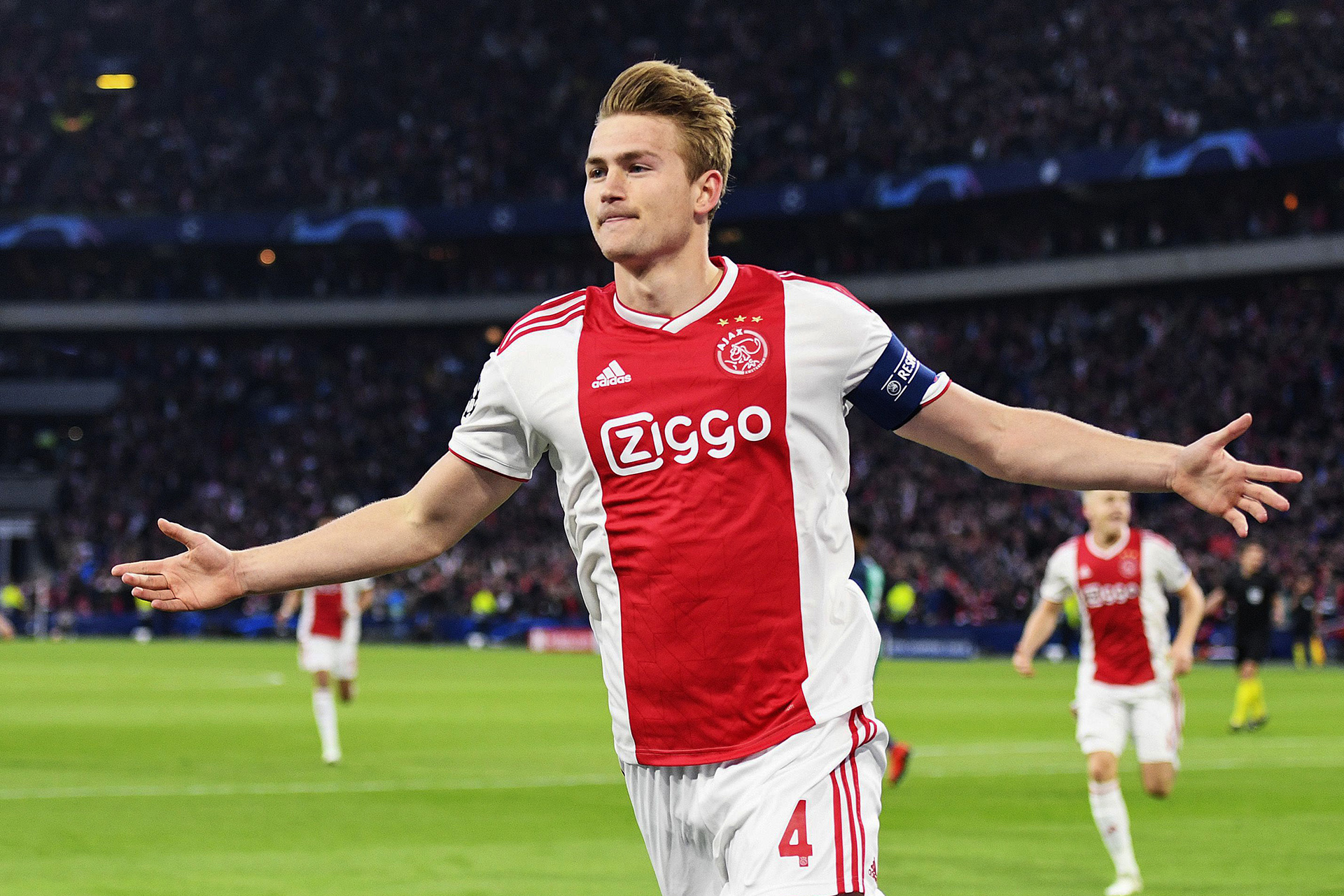 El capitán del Ajax podría llegar en las próximas semanas (Foto: AFP)