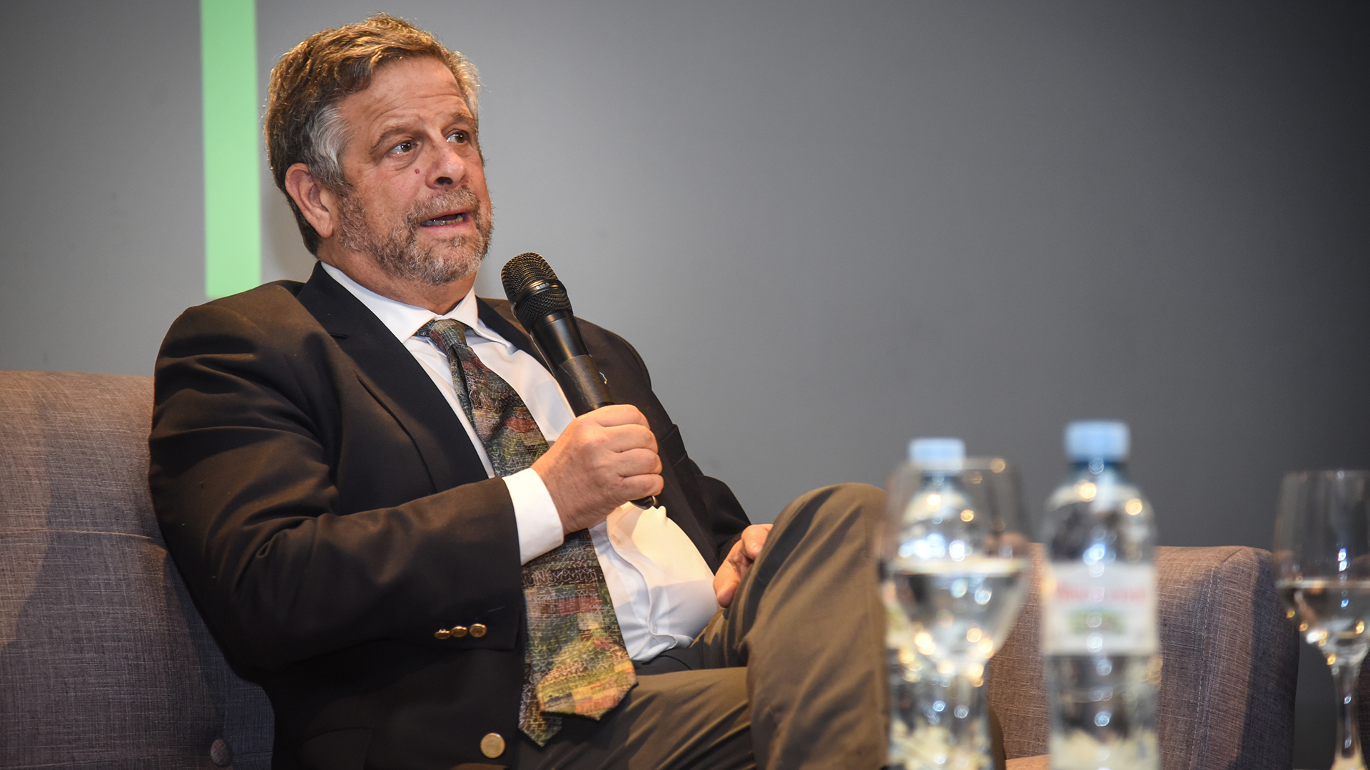 Tras un extenso debate sobre el escenario actual de la salud en Argentina, el profesional invitó a la población a que dejen de asimilar el problema de obesidad con un estatus social