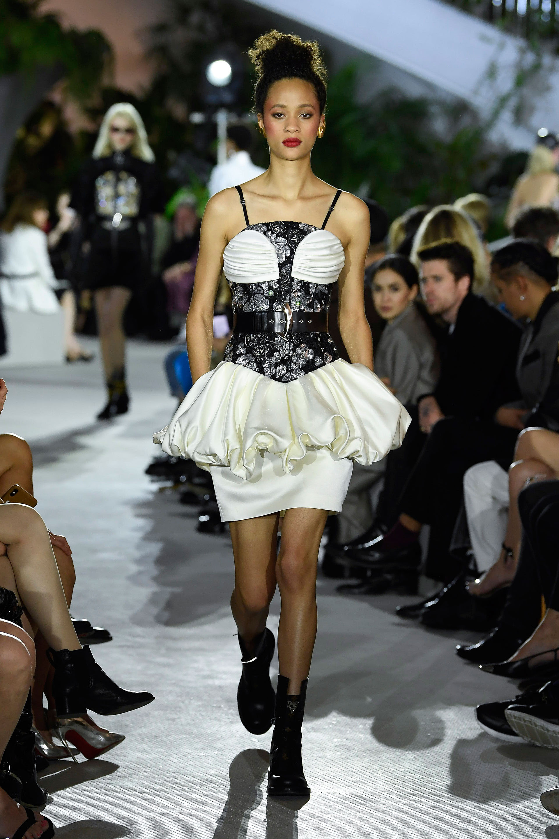 Un outfit que nos recuerda a los grandes momentos de Madonna en los 80´s.