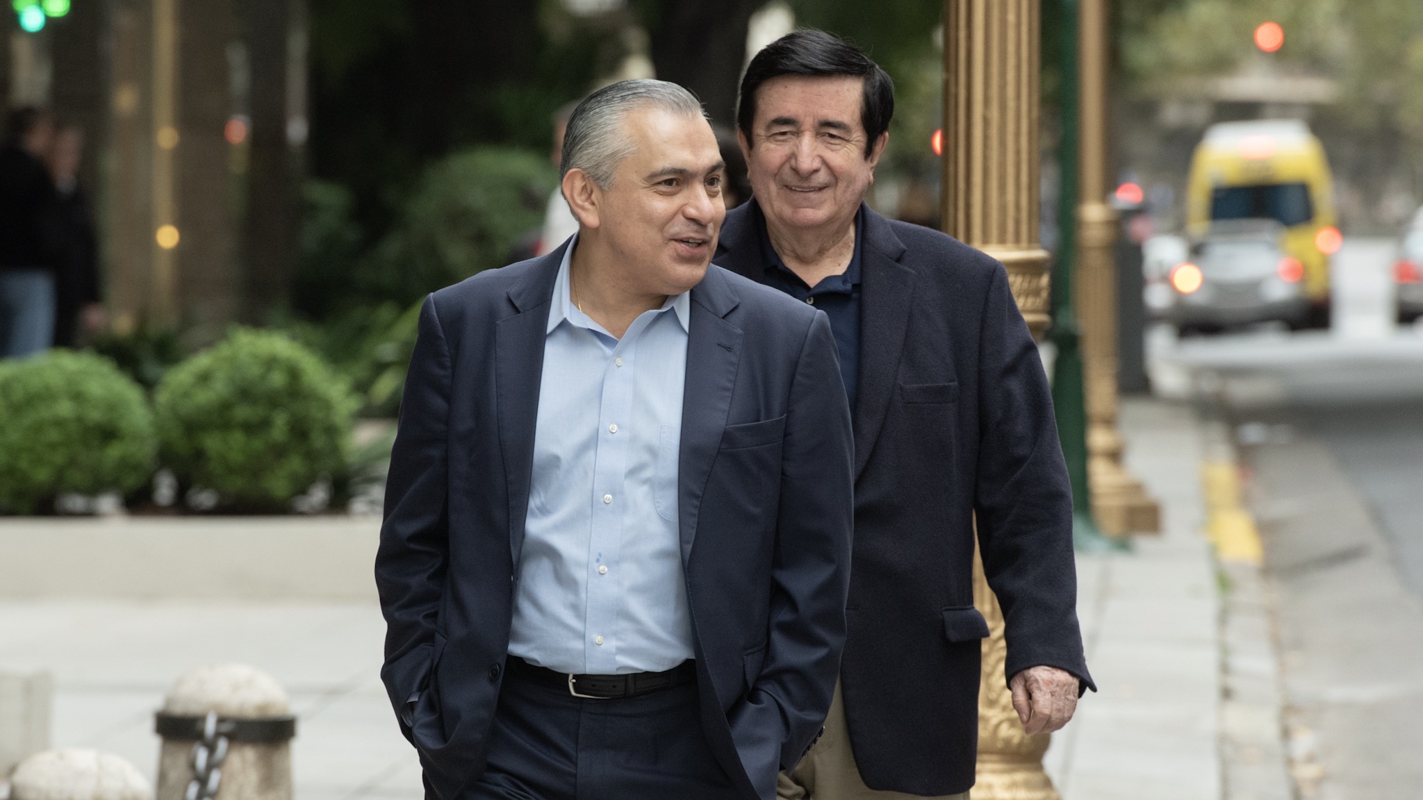 Jaime Durán Barba y su socio Santiago Nieto, la semana pasada, en Recoleta (Adrián Escándar)