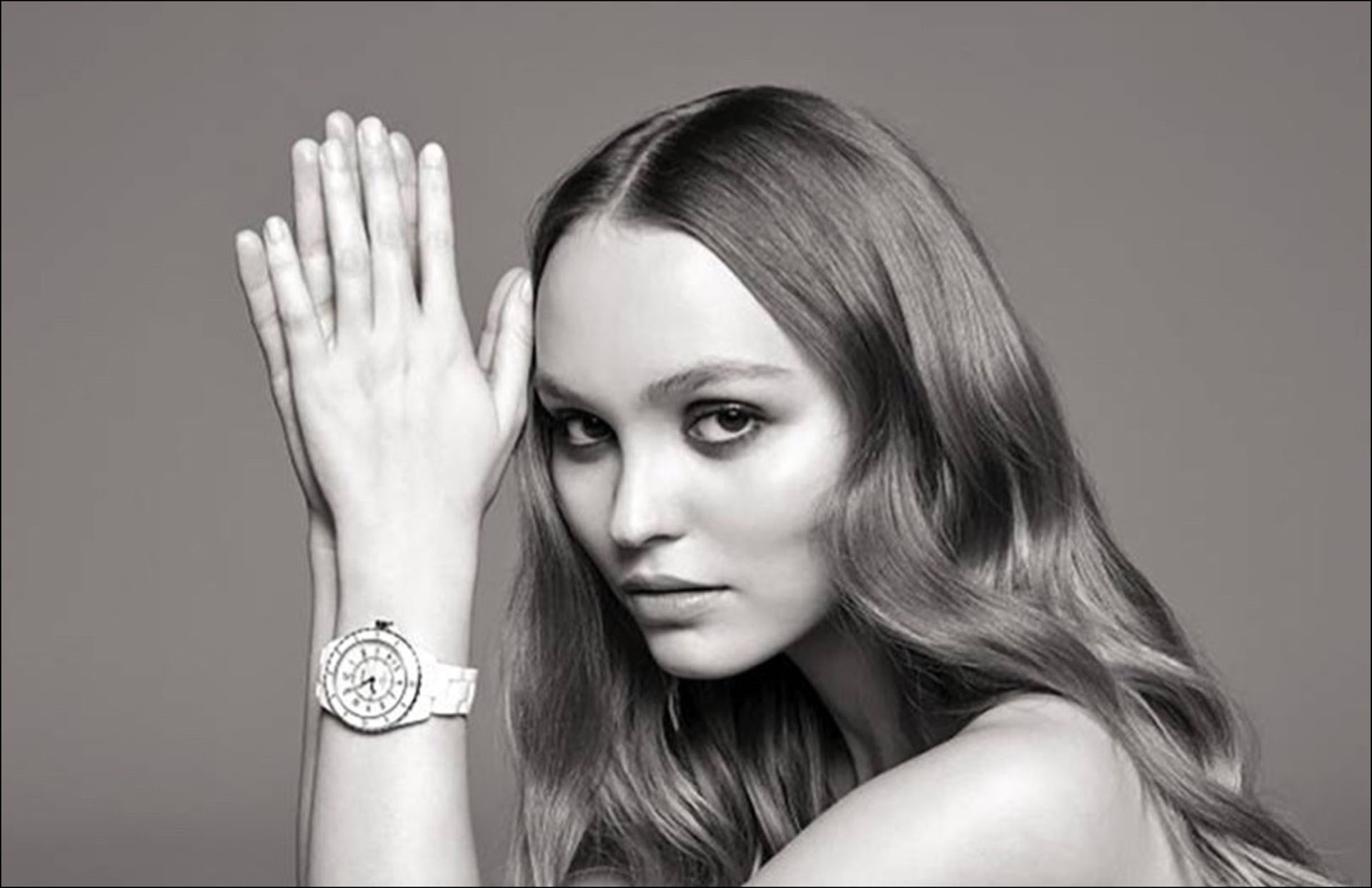 Con 19 años, ADN franco estadounidense mix de papá Johnny Depp y mamá Vanessa Paradis, Lily-Rose Depp para Chanel.