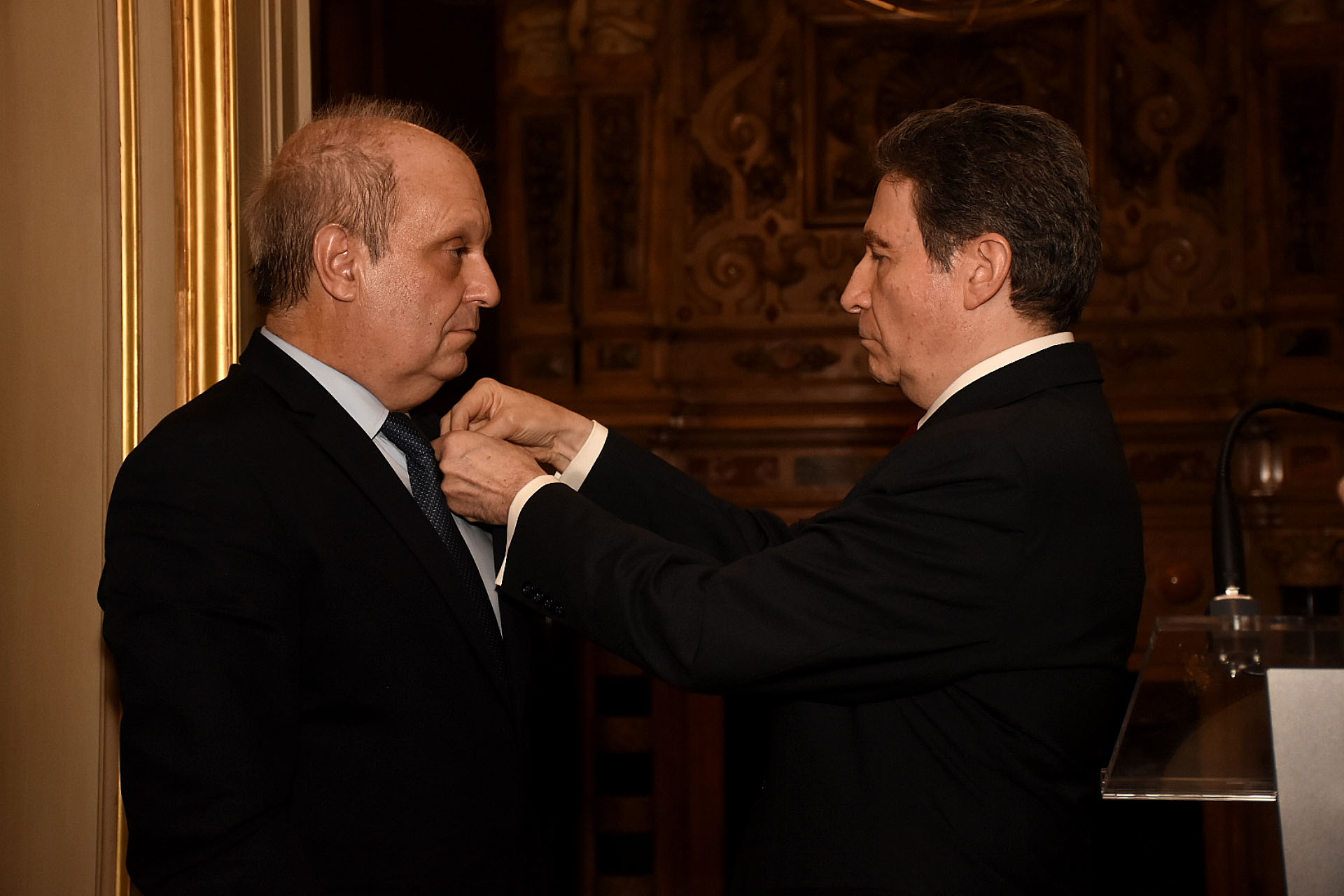 Luego de destacar la gran cantidad de proyectos y planes realizados en conjunto, el embajador de Francia recordó: “Juntos hemos vivido la extraordinaria aventura del G20. En pocos meses, pudiste darle a la cumbre un carácter genuinamente argentino, y eso era un reto fenomenal” y reconoció en Lombardi a “un hombre generoso, que ama profundamente el debate de las ideas. Un Argentino orgulloso de su patria, que trabaja con pasión construyendo vínculos perennes entre Francia y Argentina, haciendo de la cooperación cultural la herramienta clave de su gestión”