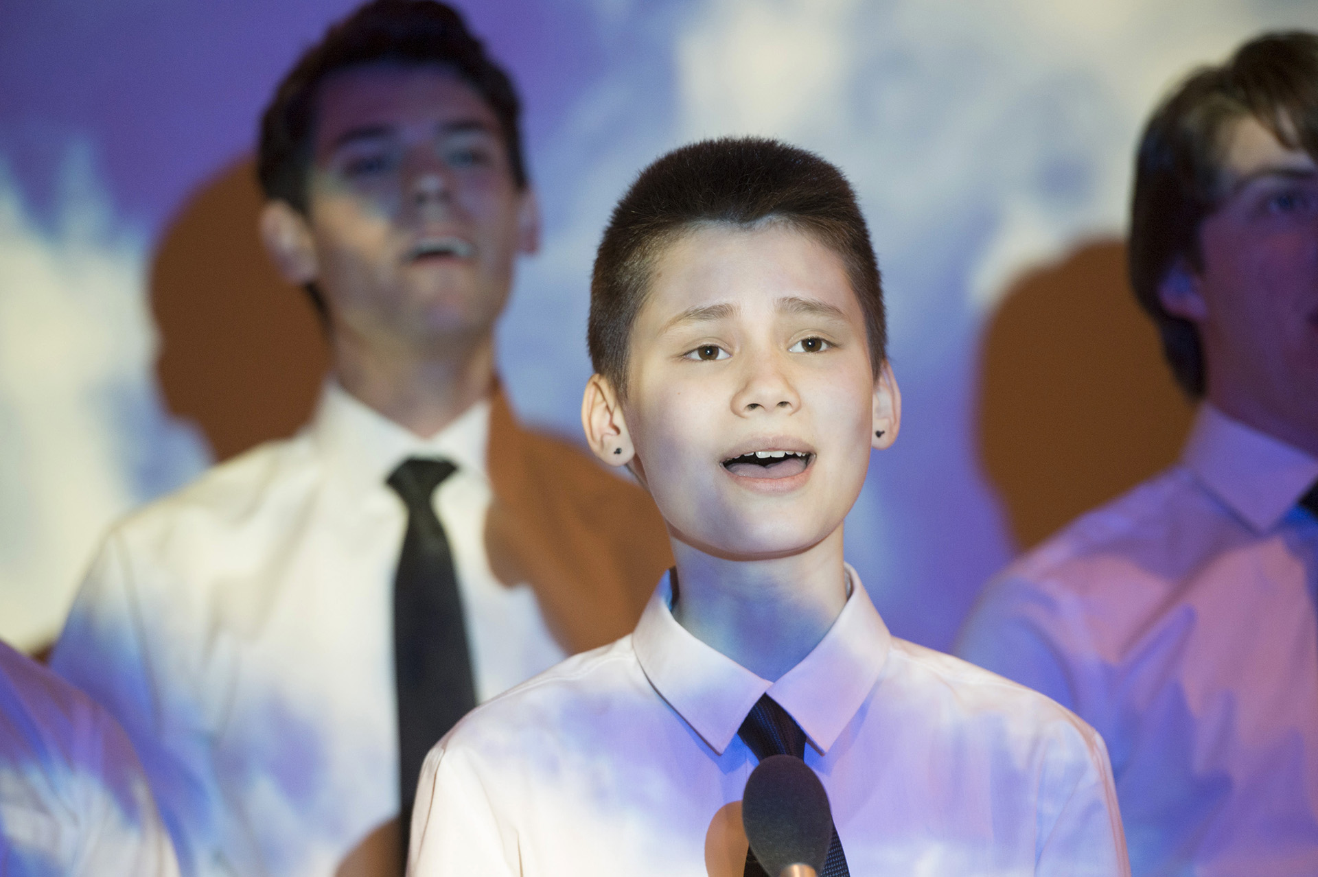 Ian Alexander interpreta a un adolescente trans en “The OA” (Netflix)