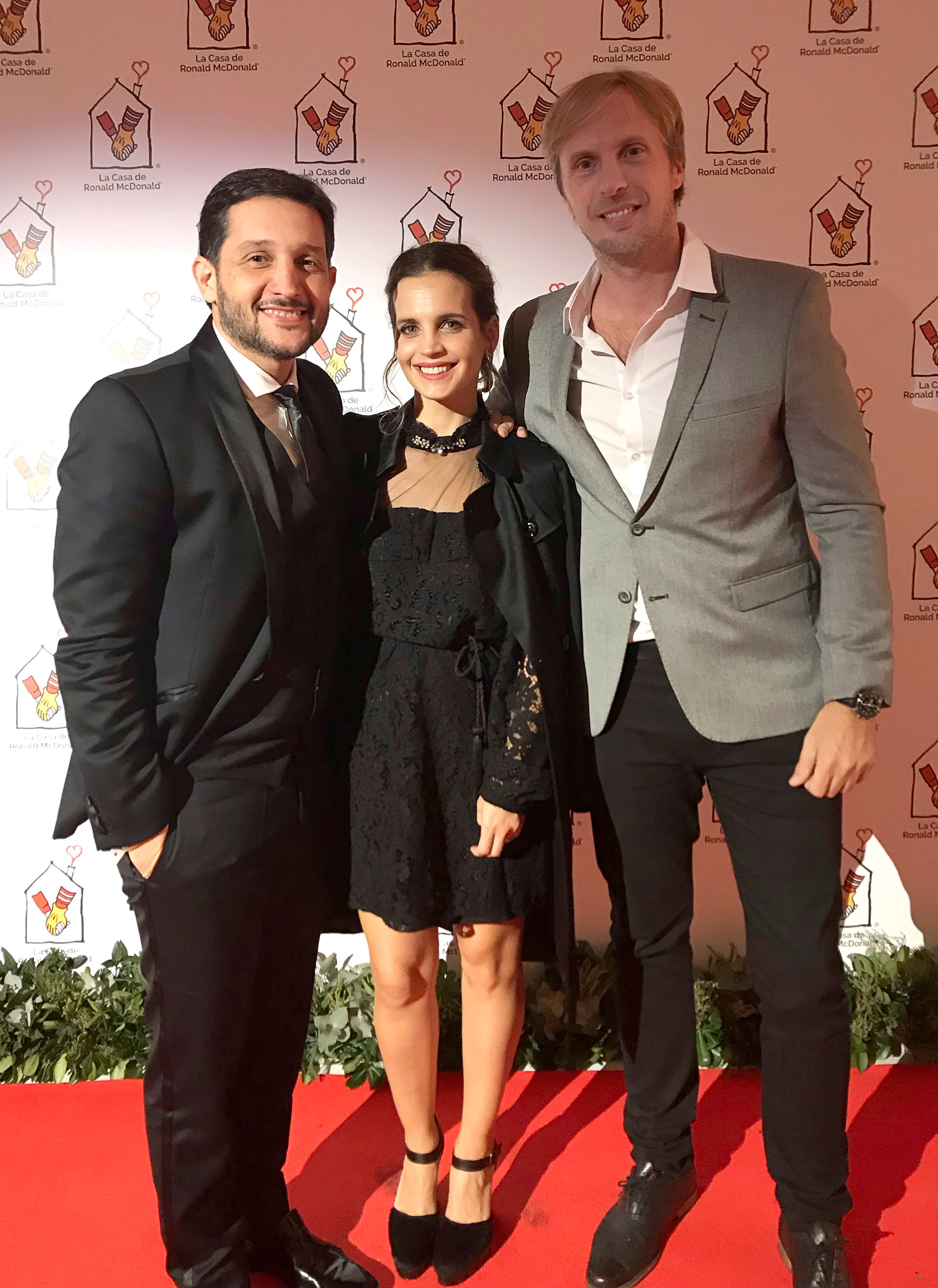 Germán Paoloski, Sabrina Garciarena y Federico Korn. La Casa desarrolla y lidera, desde hace más de 25 años en nuestro país, programas que impactan en la salud y el bienestar del niño y su familia. Actualmente, la Asociación cuenta con 11 programas activos que están focalizados en Buenos Aires, Mendoza, Córdoba, Bahía Blanca y La Plata. La Casa cuenta con cuatro aliados fundamentales para el crecimiento de la organización: la comunidad médica; organizaciones sociales; voluntarios; empresas y líderes de opinión