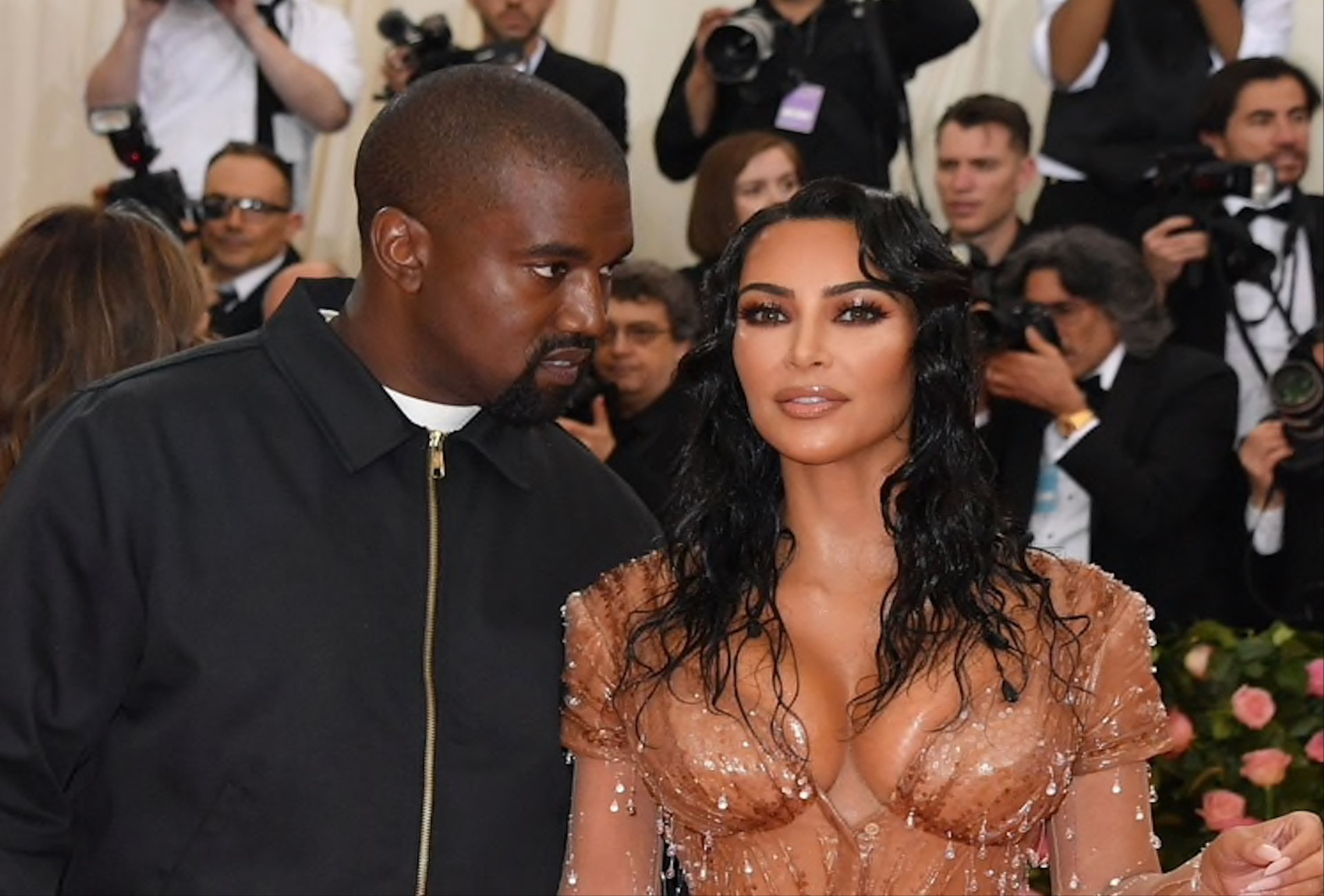 Kim Kardashian y Kanye West asistieron a la MET Gala 2019 días antes de volverse a convertir en padres (Foto: Angela Weiss/AFP)