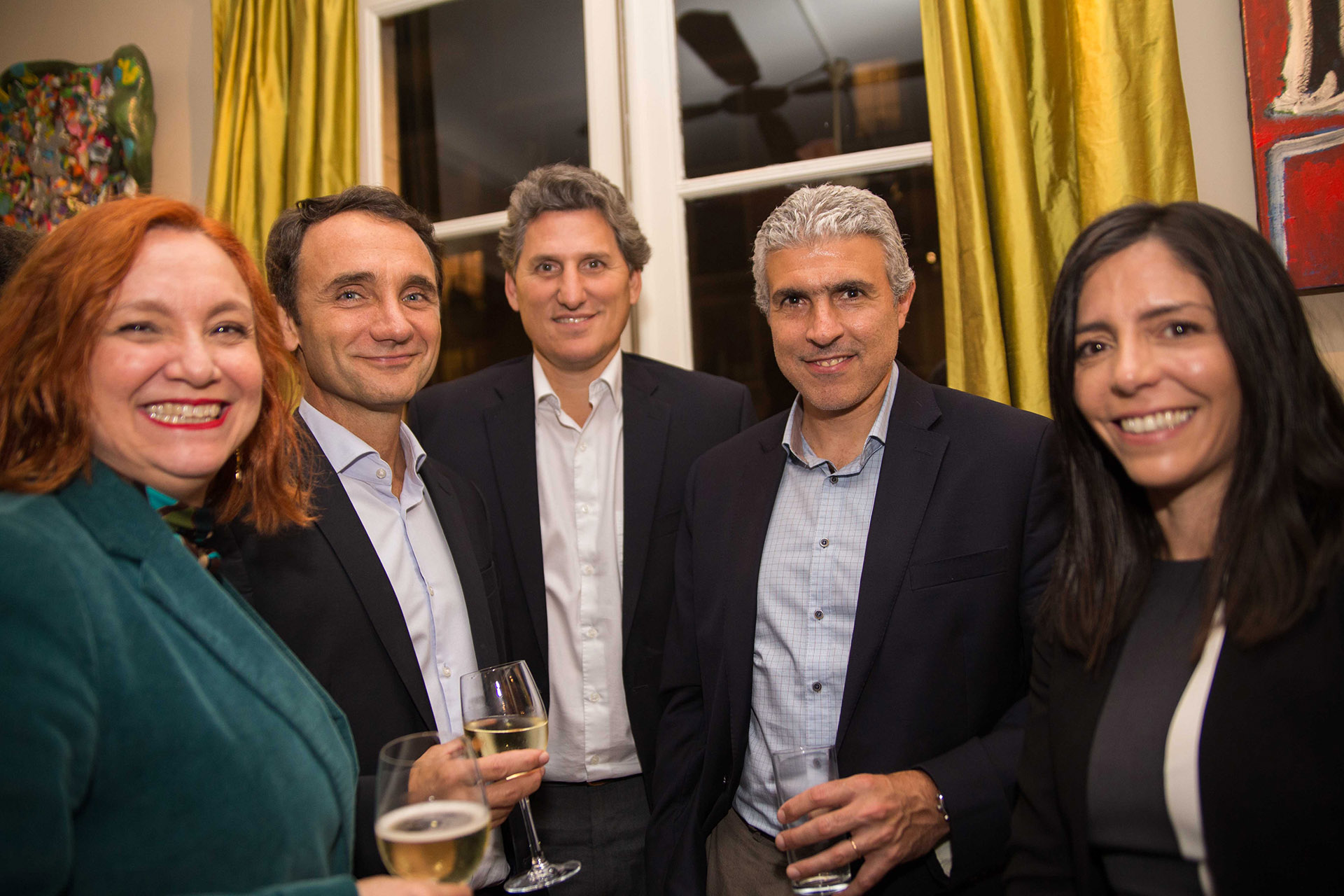Marina Guimarães junto a Pedro Serrano de Marval O´Farrell & Mairal; Oliver Lucas, general Counsel de Siemens; Javier Pastorino, CEO de Siemens y presidente de la AHK, y Dalma Parisi, Lead Compliance Officer de Siemens